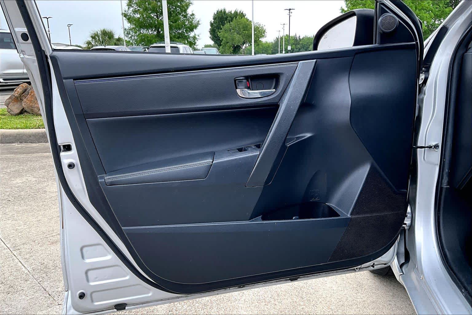 2019 Toyota Corolla SE Classic Silver Metallic at HGreg Houston