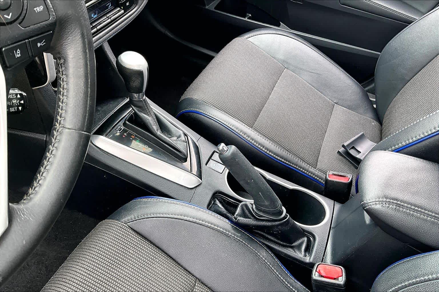 2019 Toyota Corolla SE Classic Silver Metallic at HGreg Houston