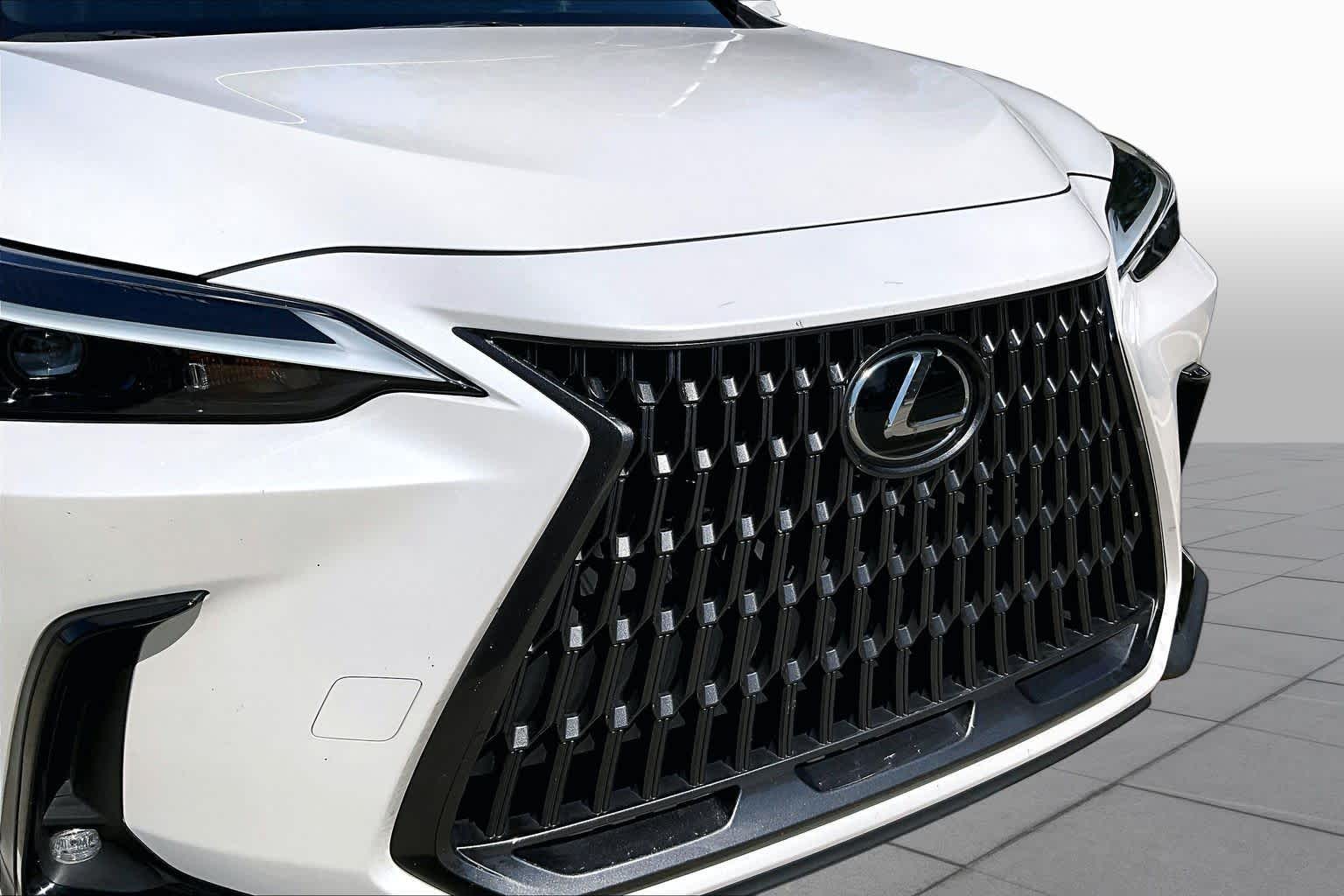 2024 Lexus NX 250 photo 27 of 34