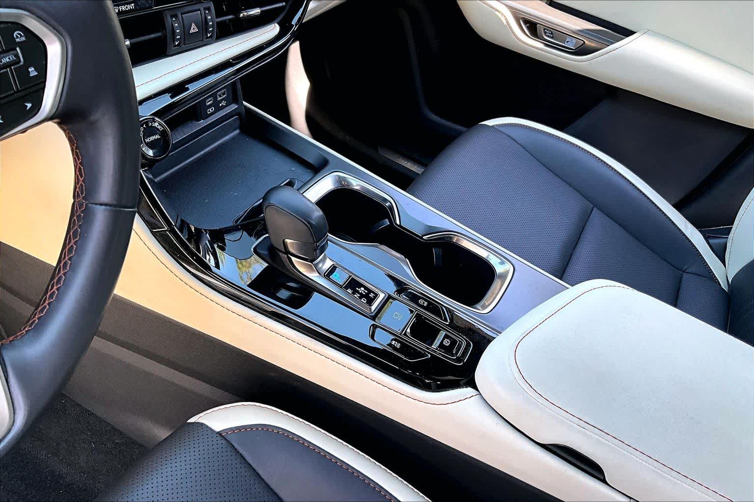 2024 Lexus NX 250 photo 14 of 34