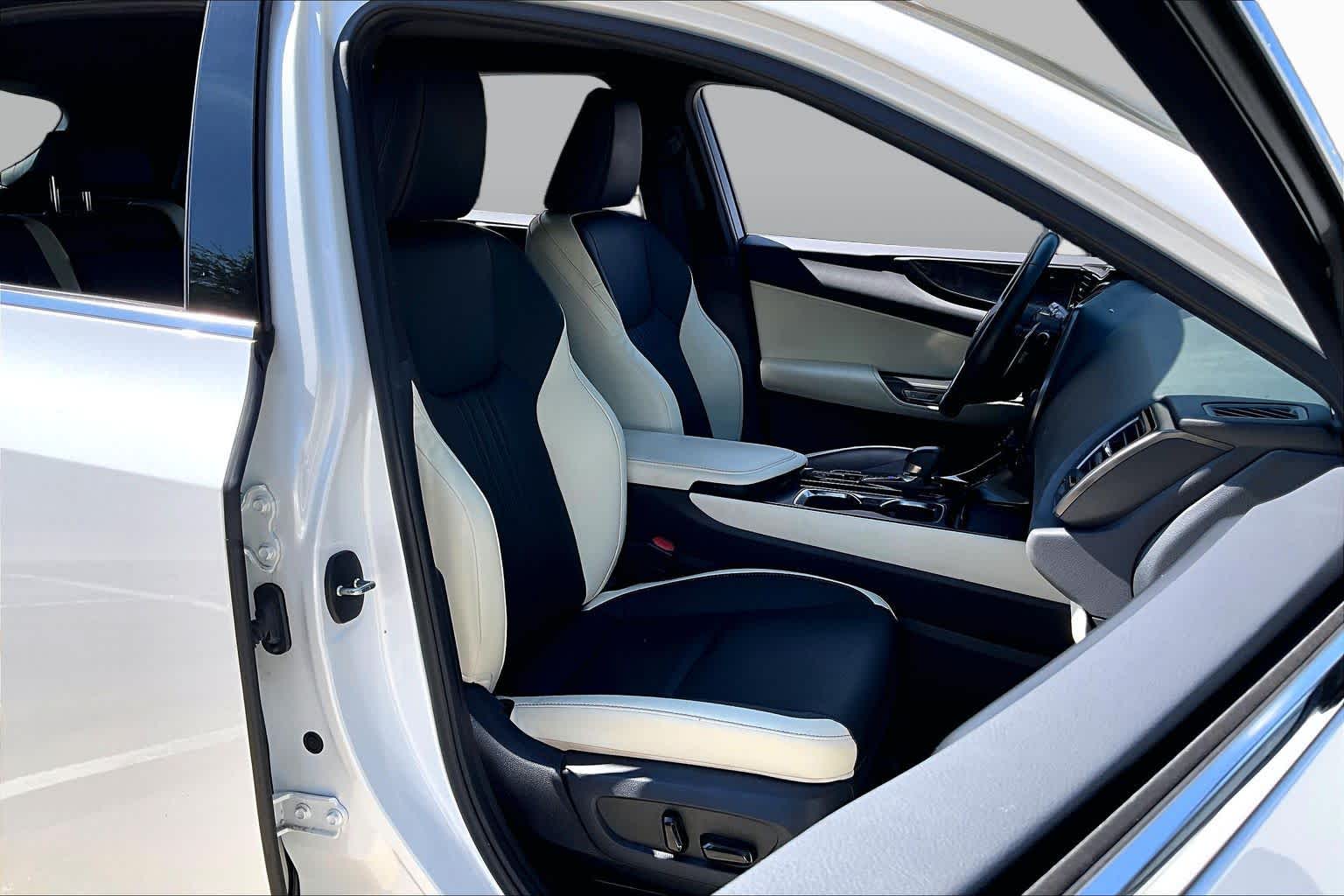 2024 Lexus NX 250 photo 8 of 34
