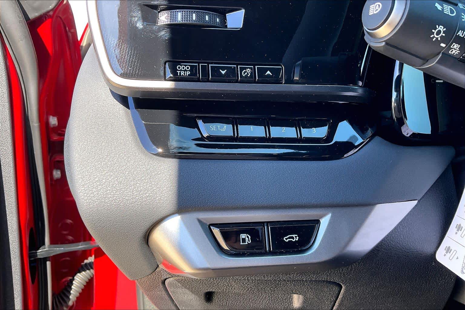 2026 Lexus RX 350 photo 14 of 21
