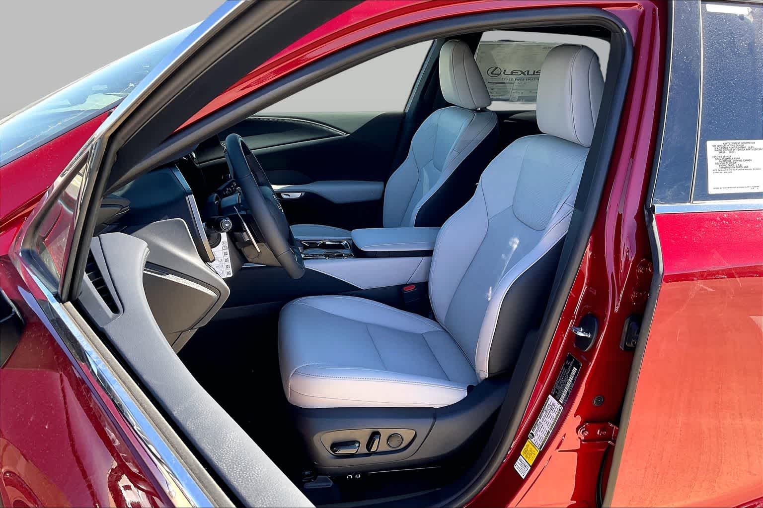 2026 Lexus RX 350 photo 16 of 21