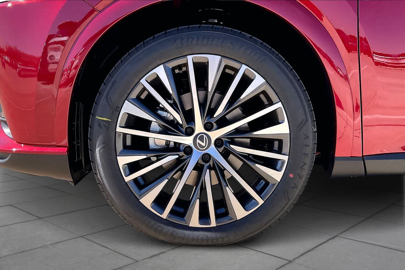2026 Lexus RX 350 photo 20 of 21