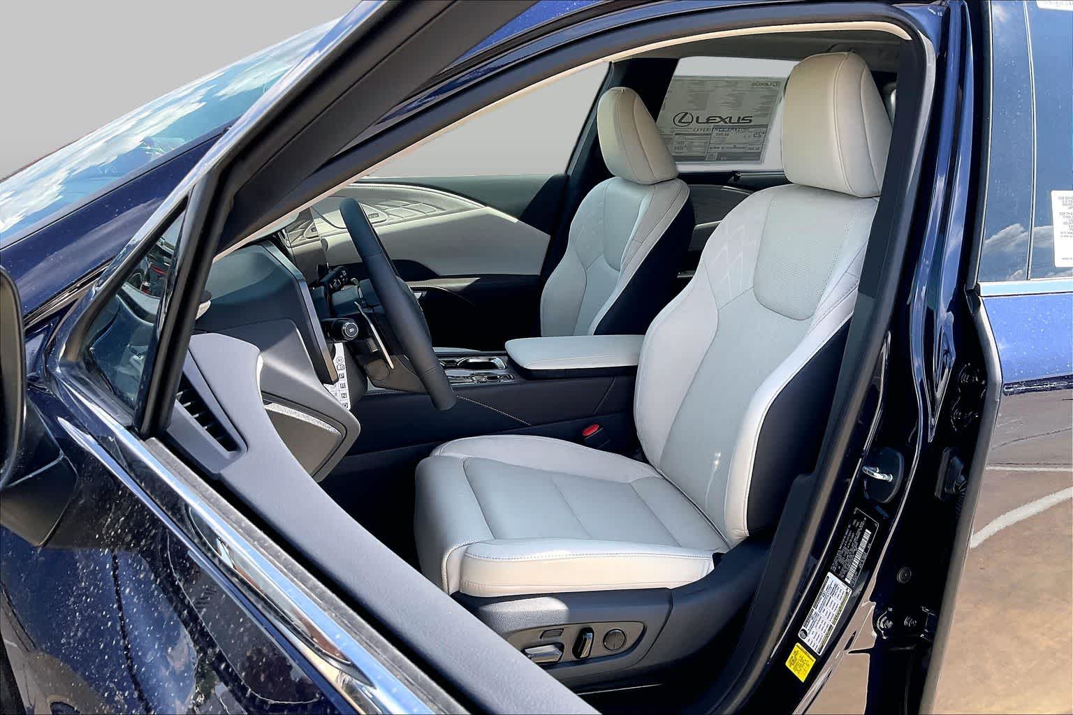 2026 Lexus RX 350 photo 17 of 21