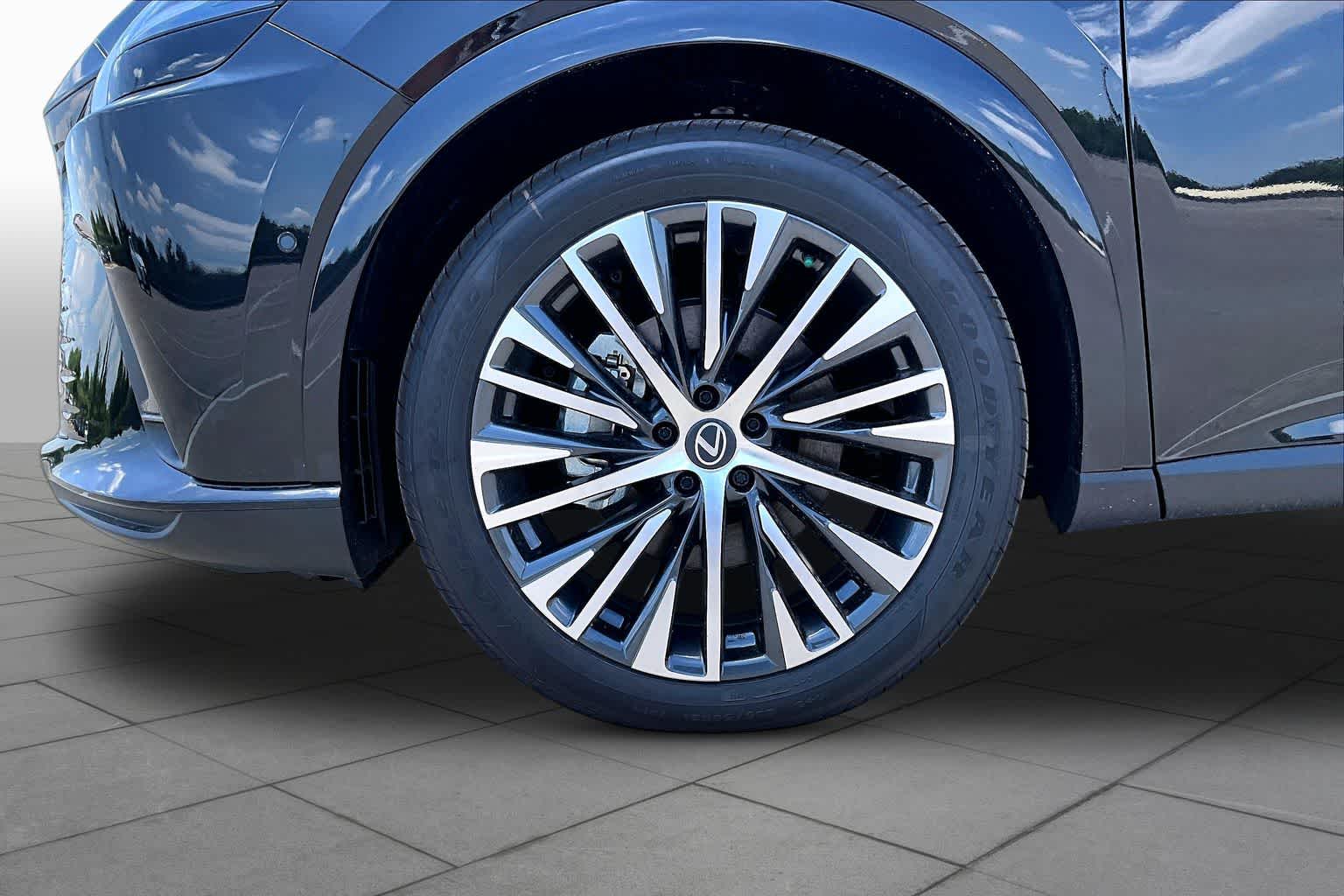 2026 Lexus RX 350 photo 20 of 21