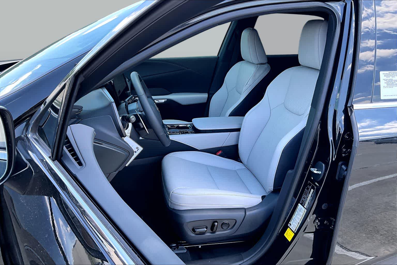 2026 Lexus RX 350 photo 16 of 21