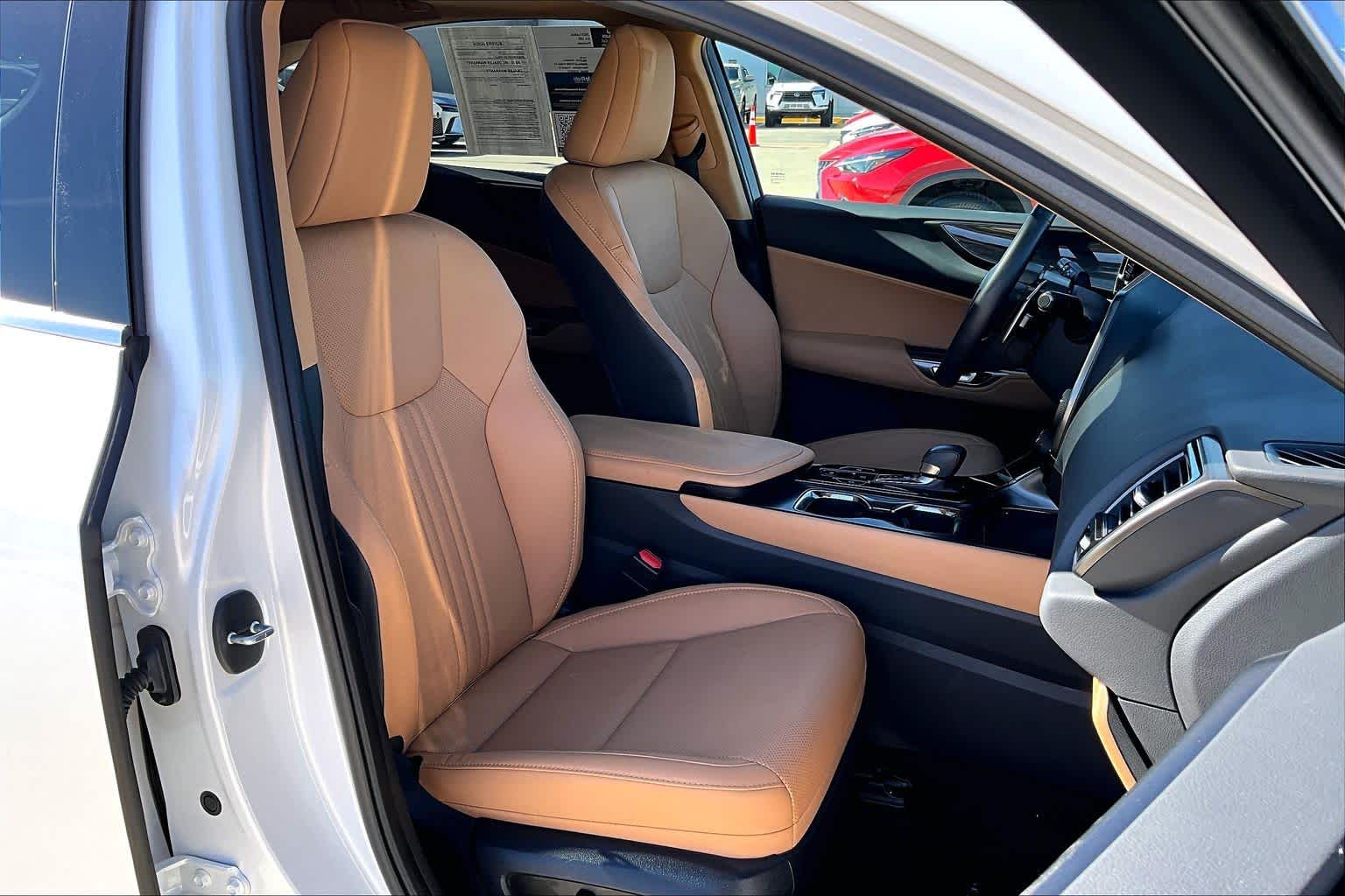 2025 Lexus NX 250 Premium - 8