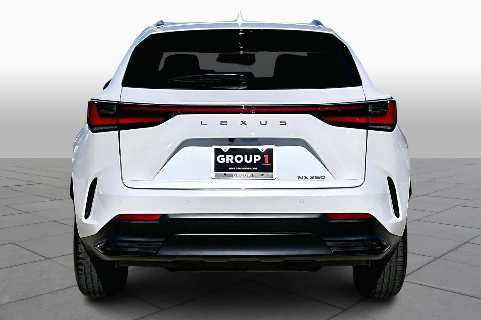 2025 Lexus NX 250 Premium - 4
