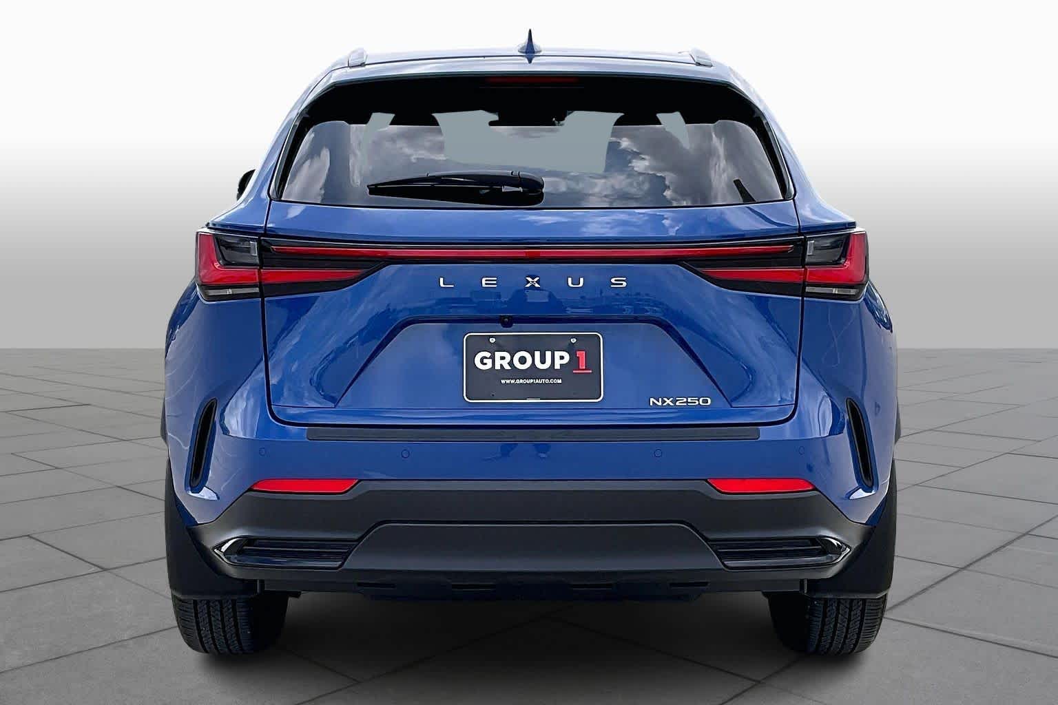 2025 Lexus NX 250 Premium - 4