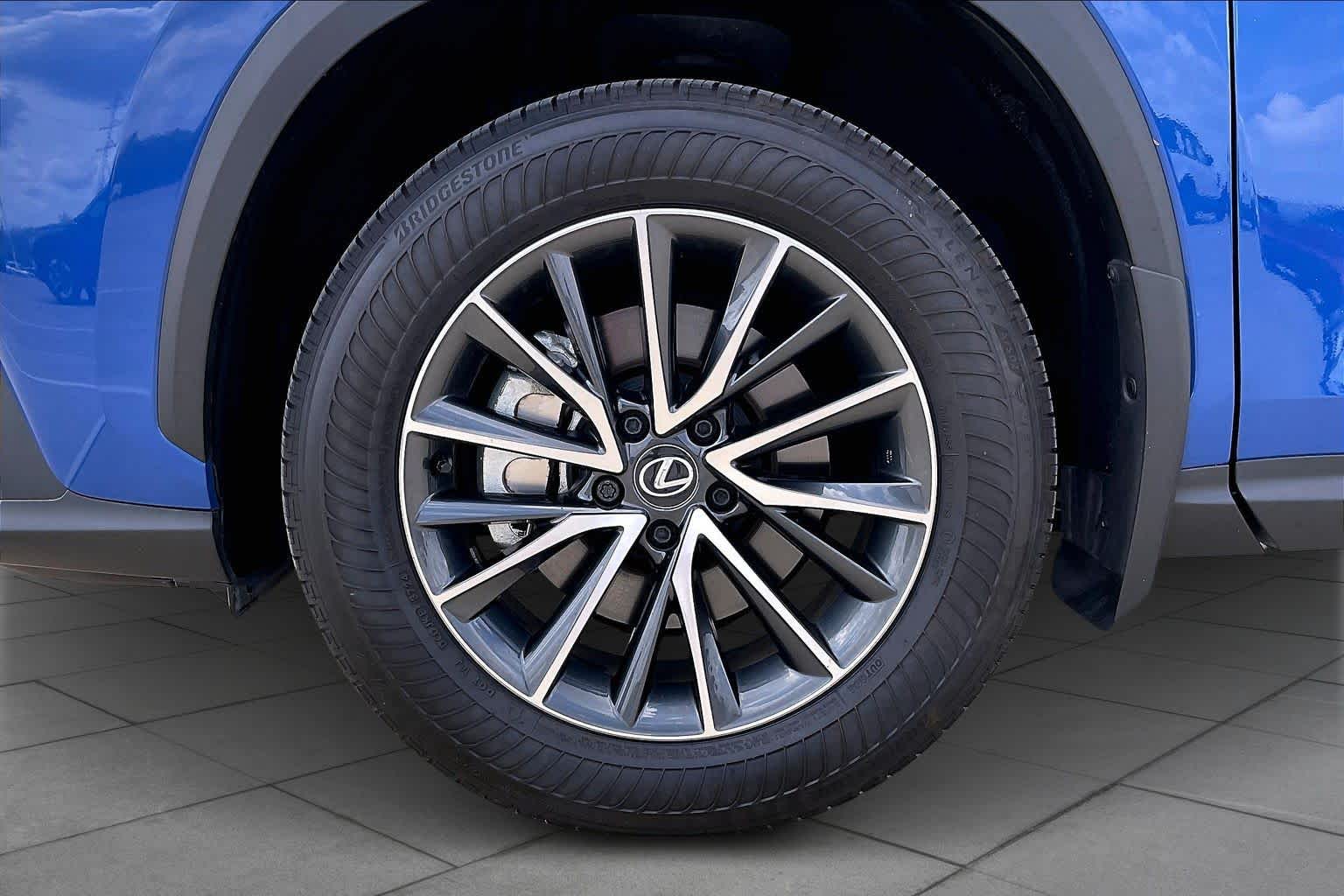 2025 Lexus NX 250 Premium - 8