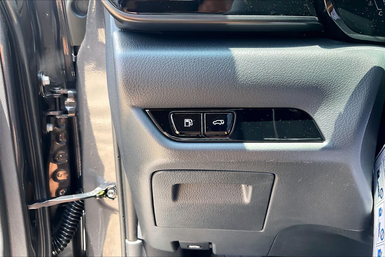 2026 Lexus NX 350 photo 14 of 21