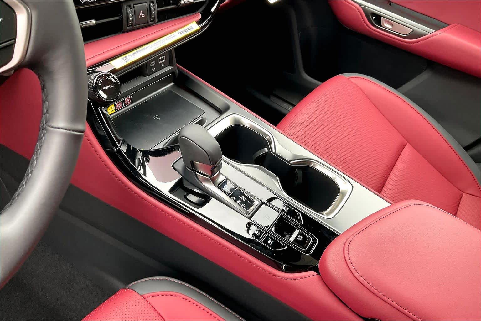 2026 Lexus NX 350h photo 11 of 21