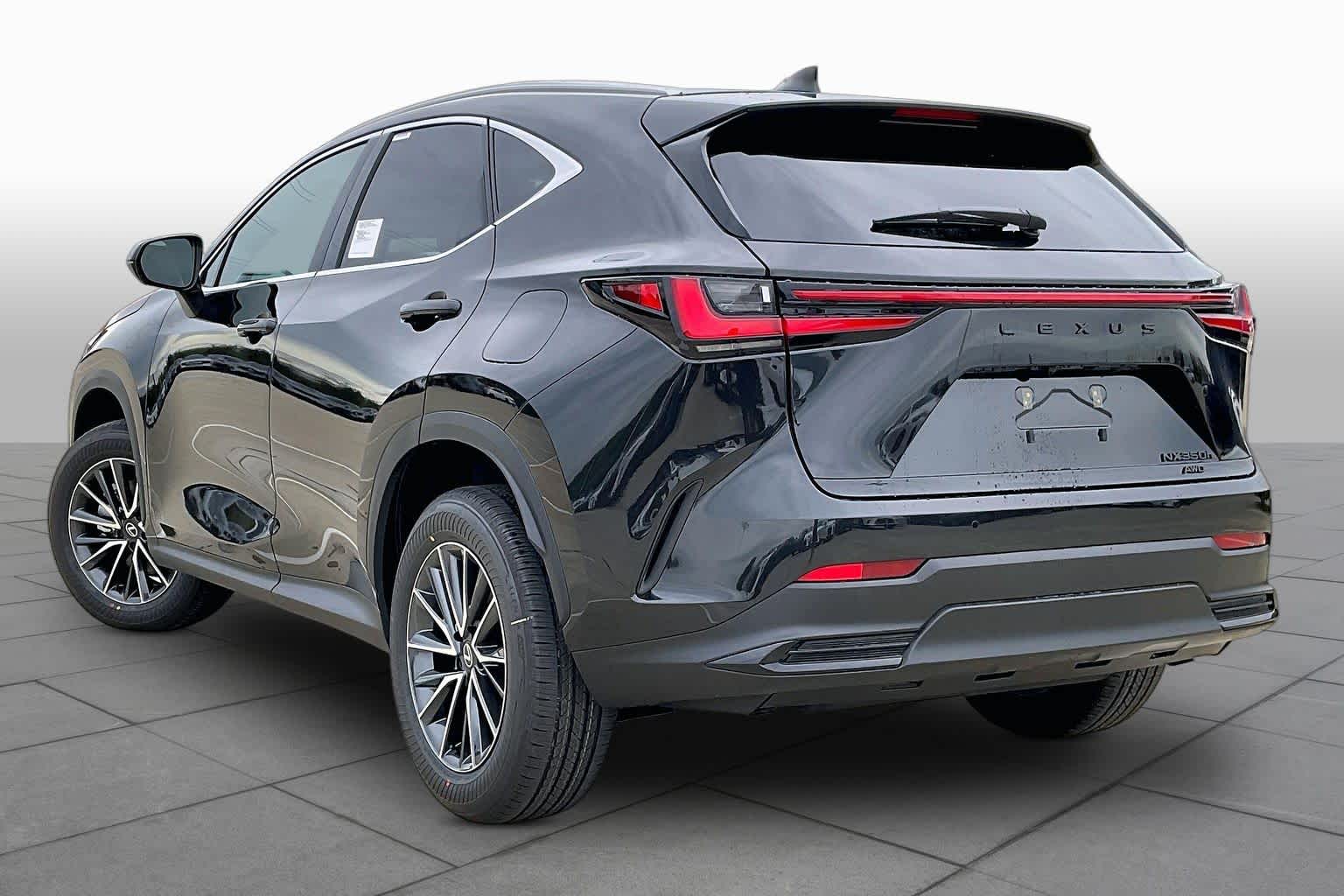 2026 Lexus NX 350h photo 4 of 21