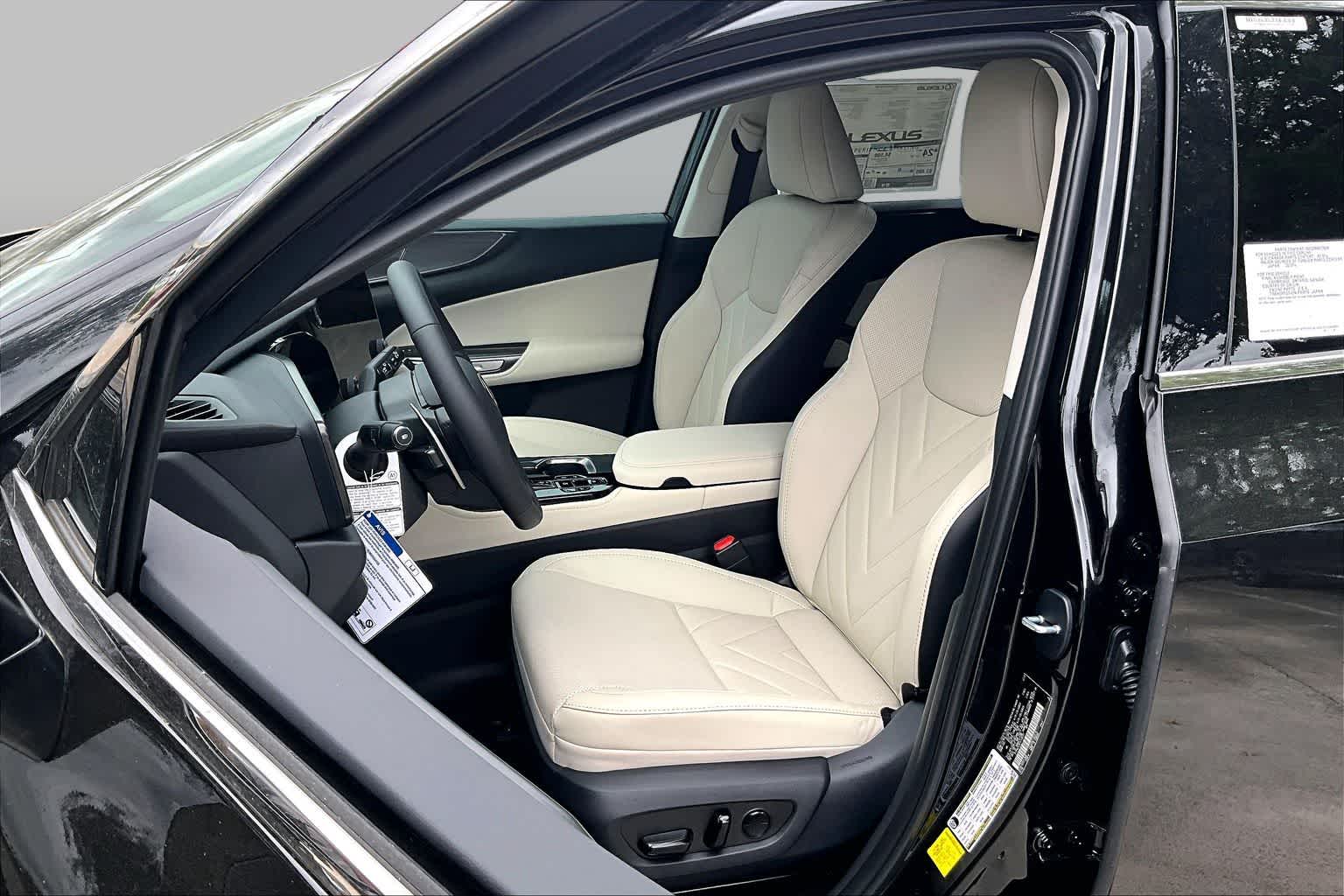 2026 Lexus NX 350 photo 16 of 21