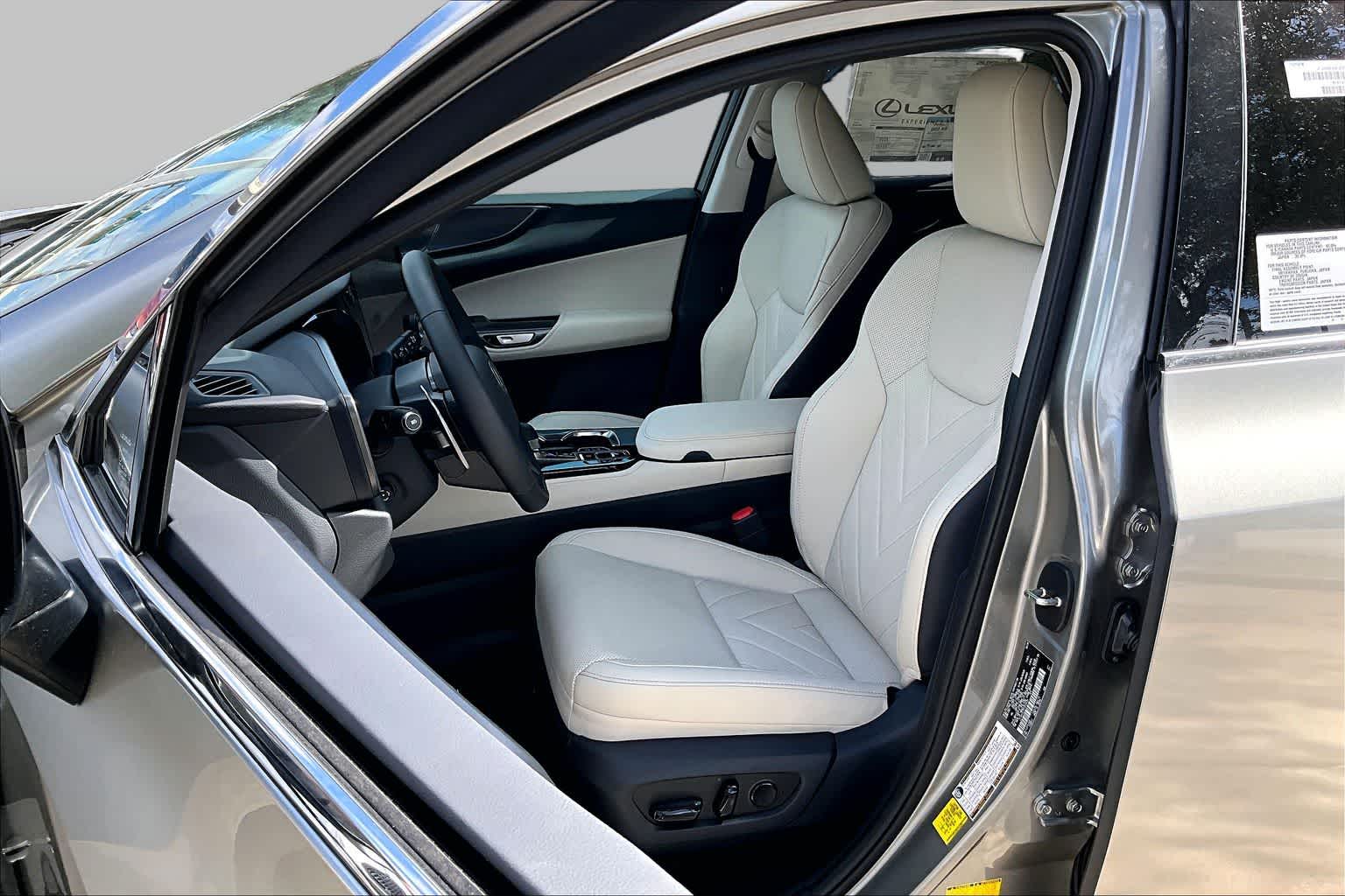 2026 Lexus NX 350 photo 16 of 21