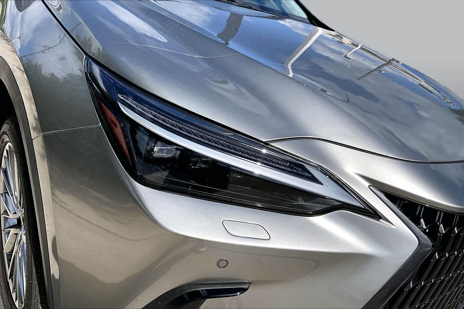 2026 Lexus NX 350 photo 19 of 21