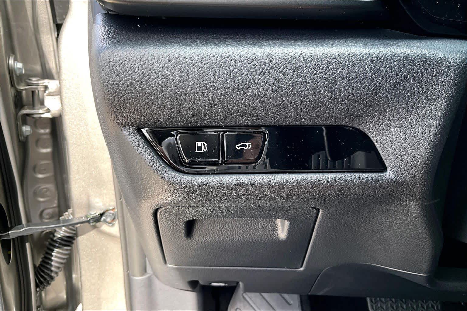 2026 Lexus NX 350 photo 14 of 21