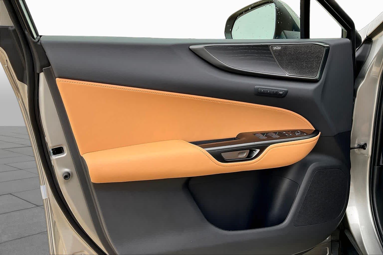2026 Lexus NX 350h photo 15 of 21