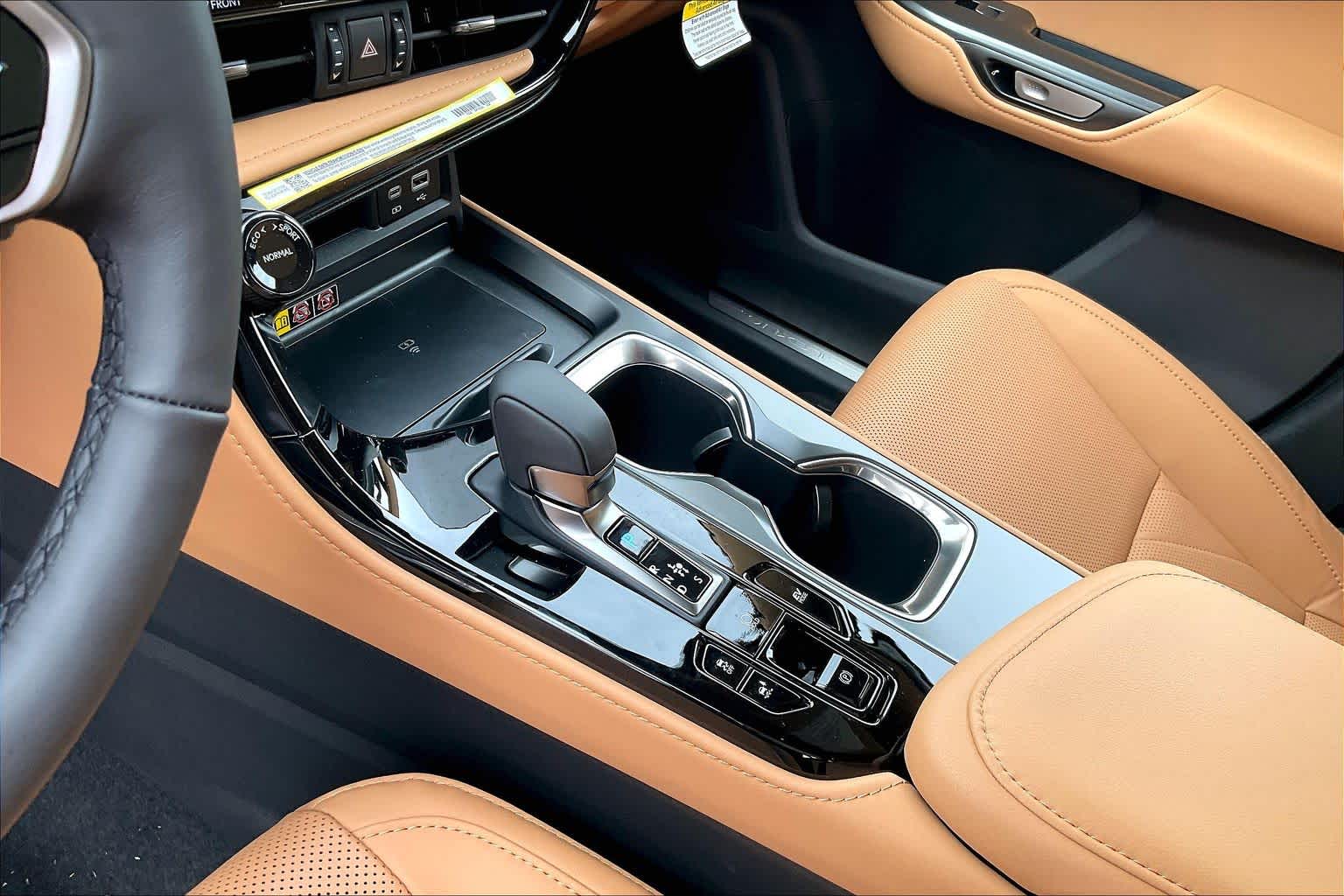 2026 Lexus NX 350h photo 11 of 21