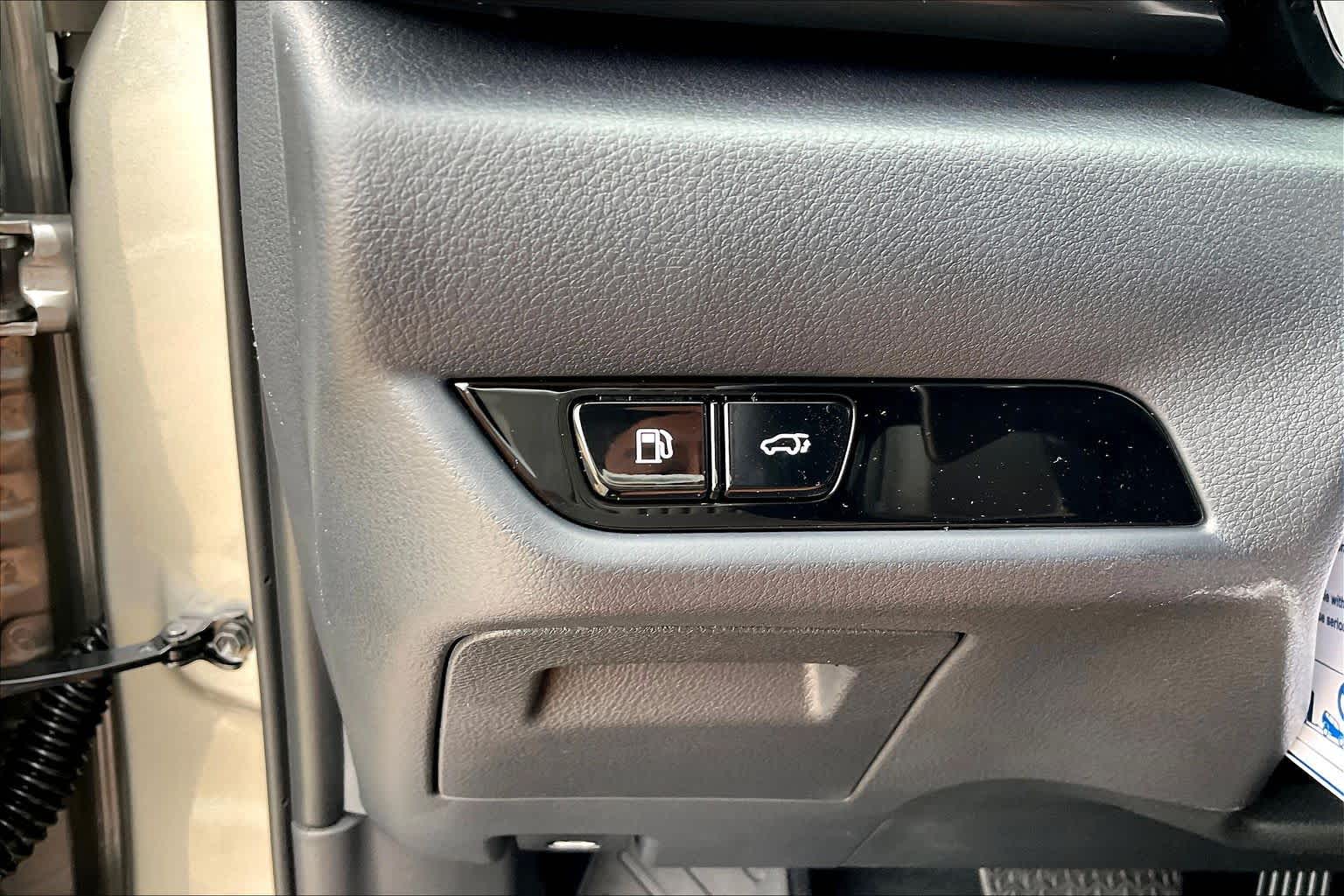 2026 Lexus NX 350h photo 14 of 21