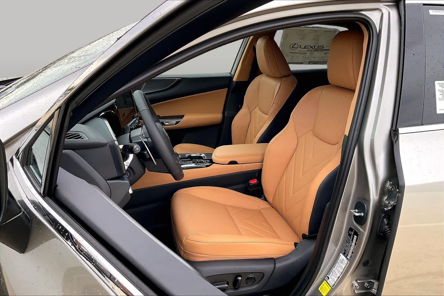 2026 Lexus NX 350h photo 17 of 21