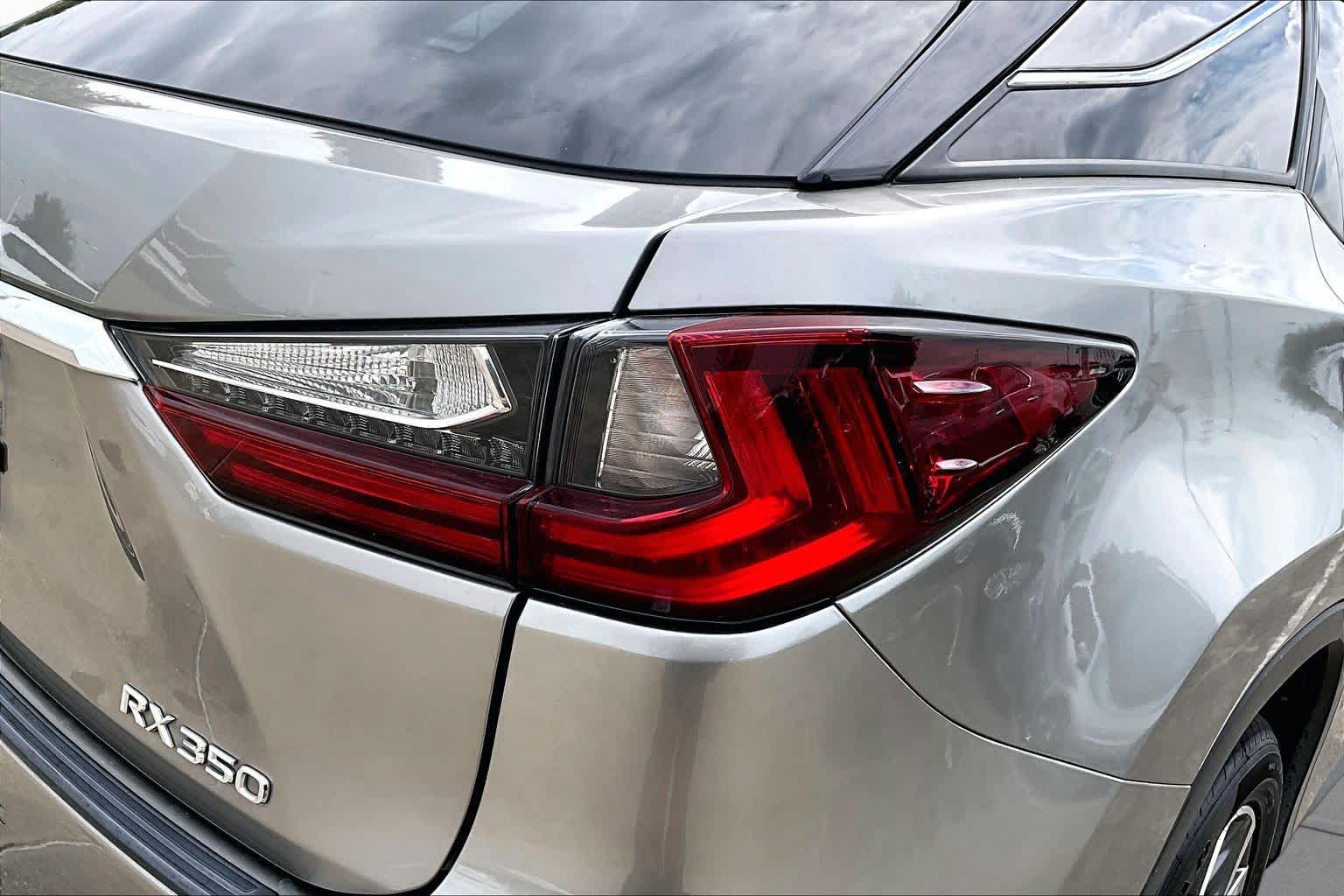 2021 Lexus RX 350 photo 27 of 33