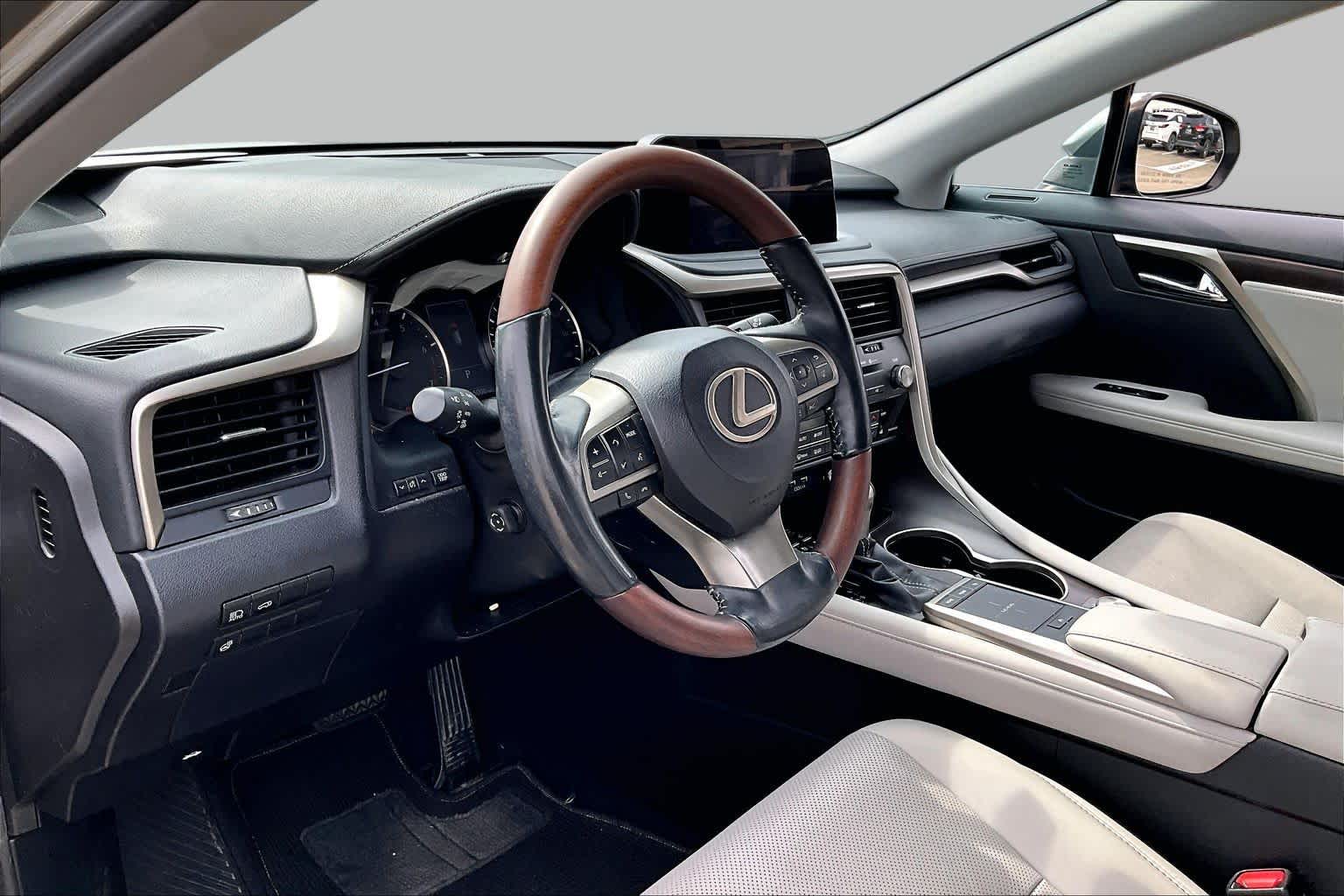 2021 Lexus RX 350 photo 16 of 33