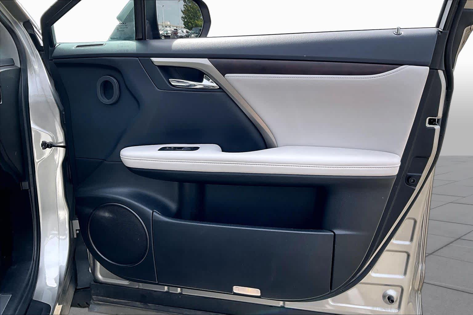 2021 Lexus RX 350 photo 21 of 33