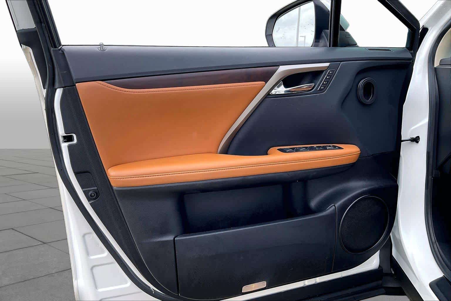 2022 Lexus RX 350 photo 18 of 33