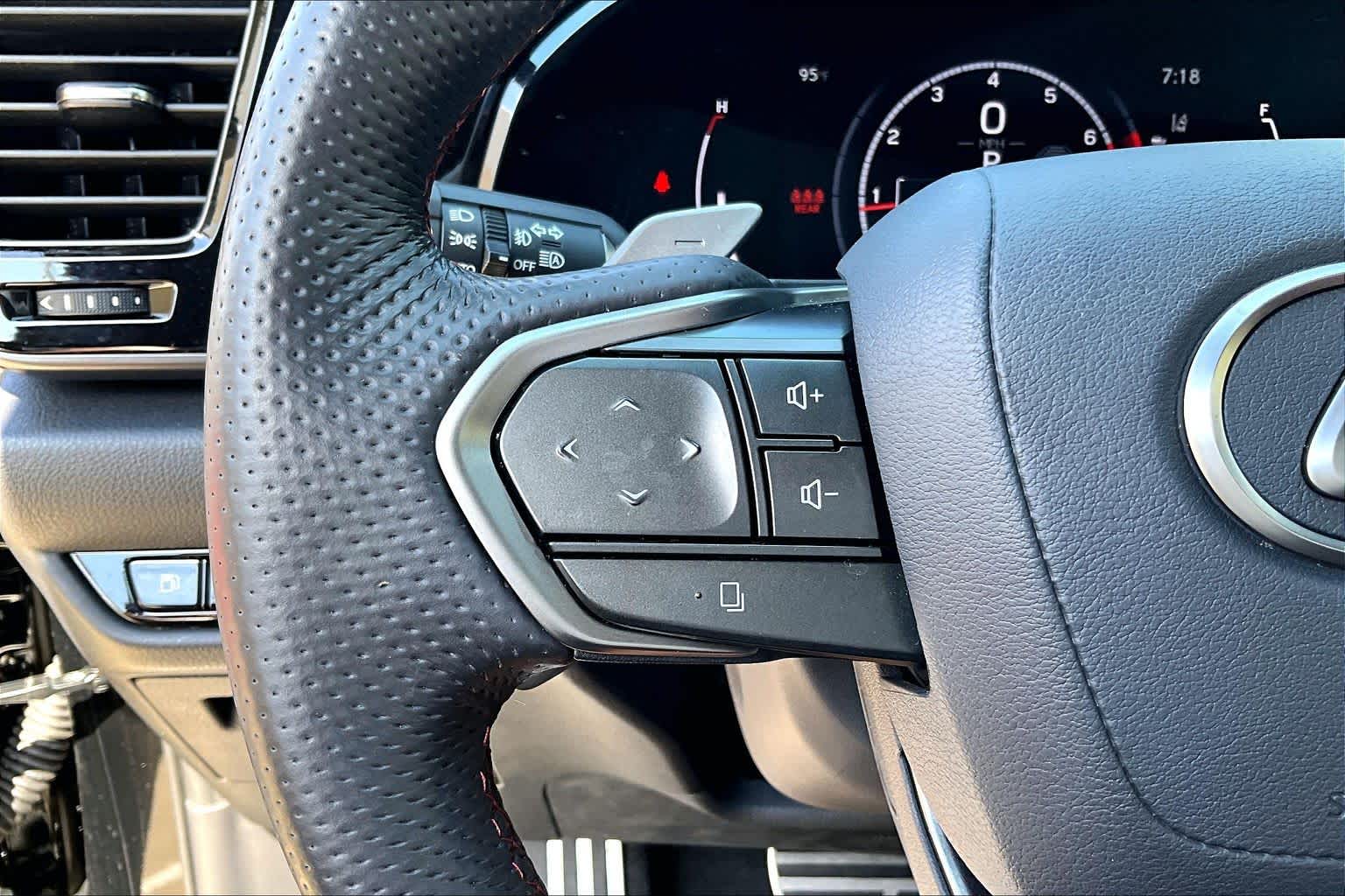 2024 Lexus NX 350 photo 22 of 34