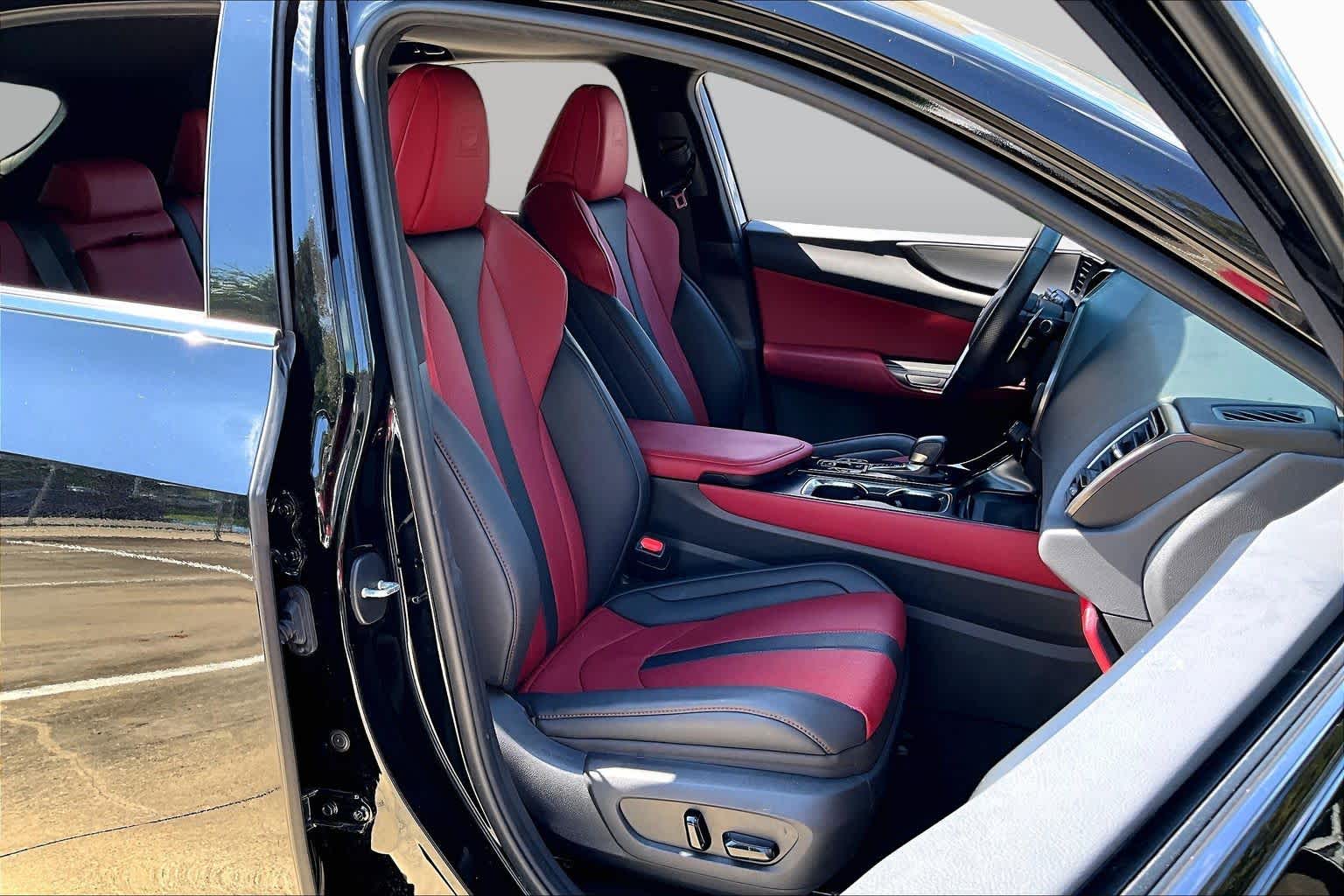 2024 Lexus NX 350 photo 8 of 34
