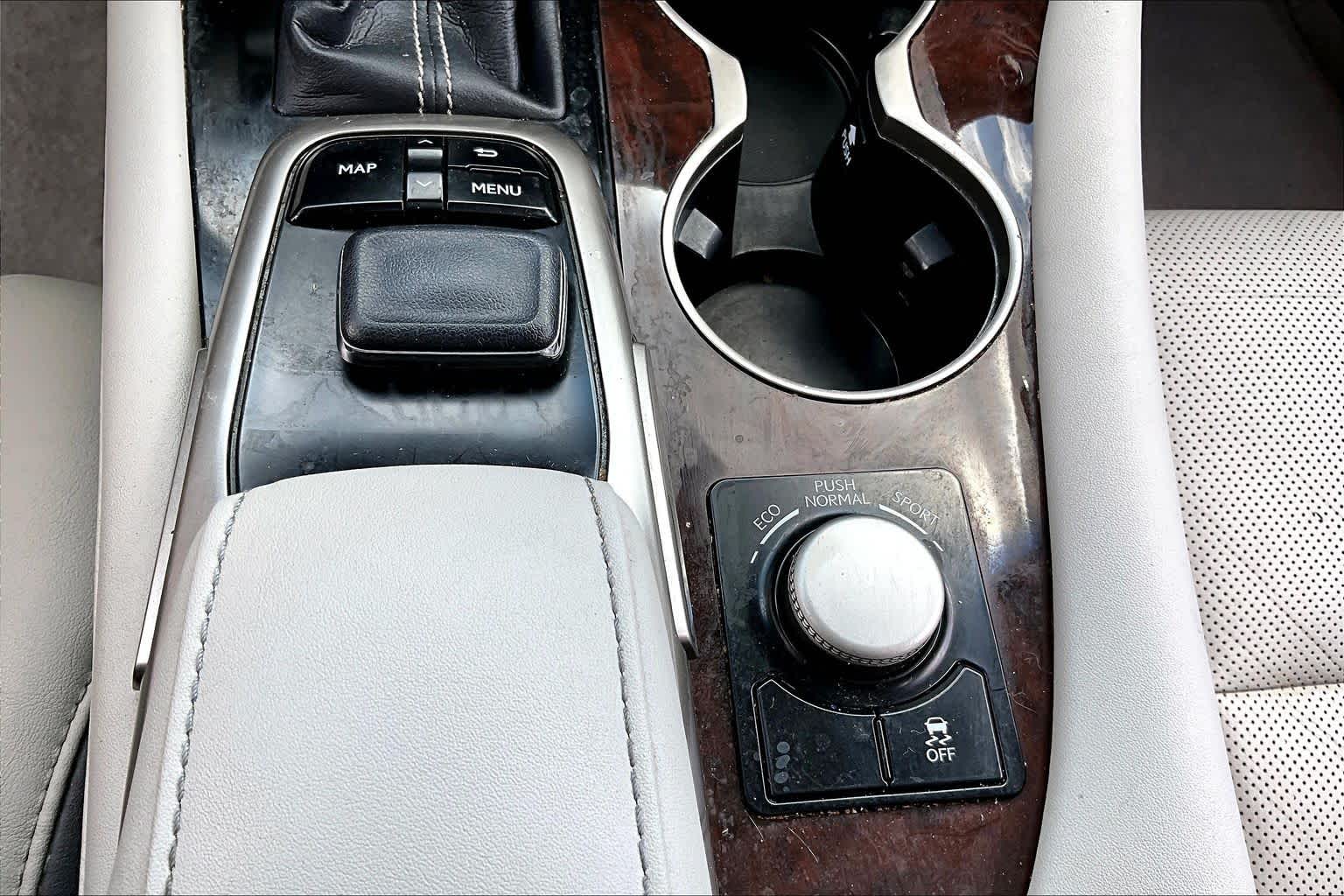 2016 Lexus RX 350 photo 33 of 34