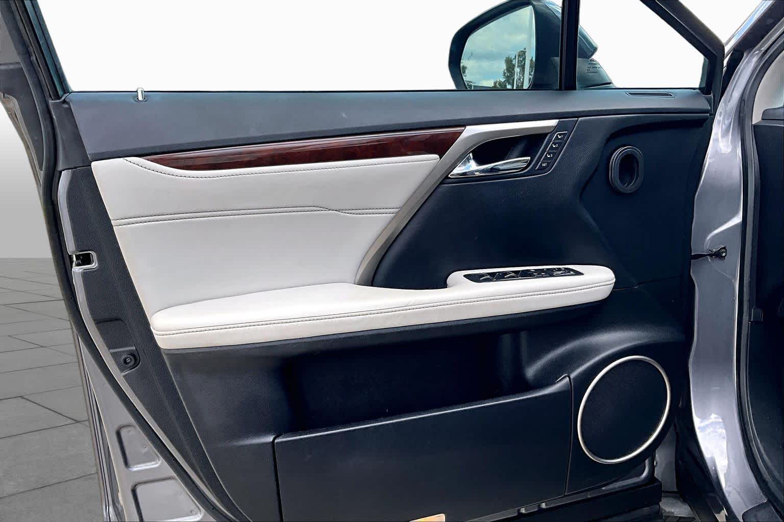 2016 Lexus RX 350 photo 19 of 34