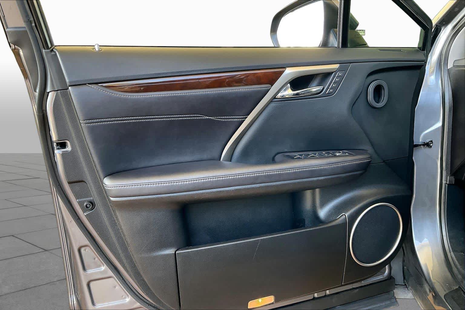 2017 Lexus RX 350 photo 3 of 5