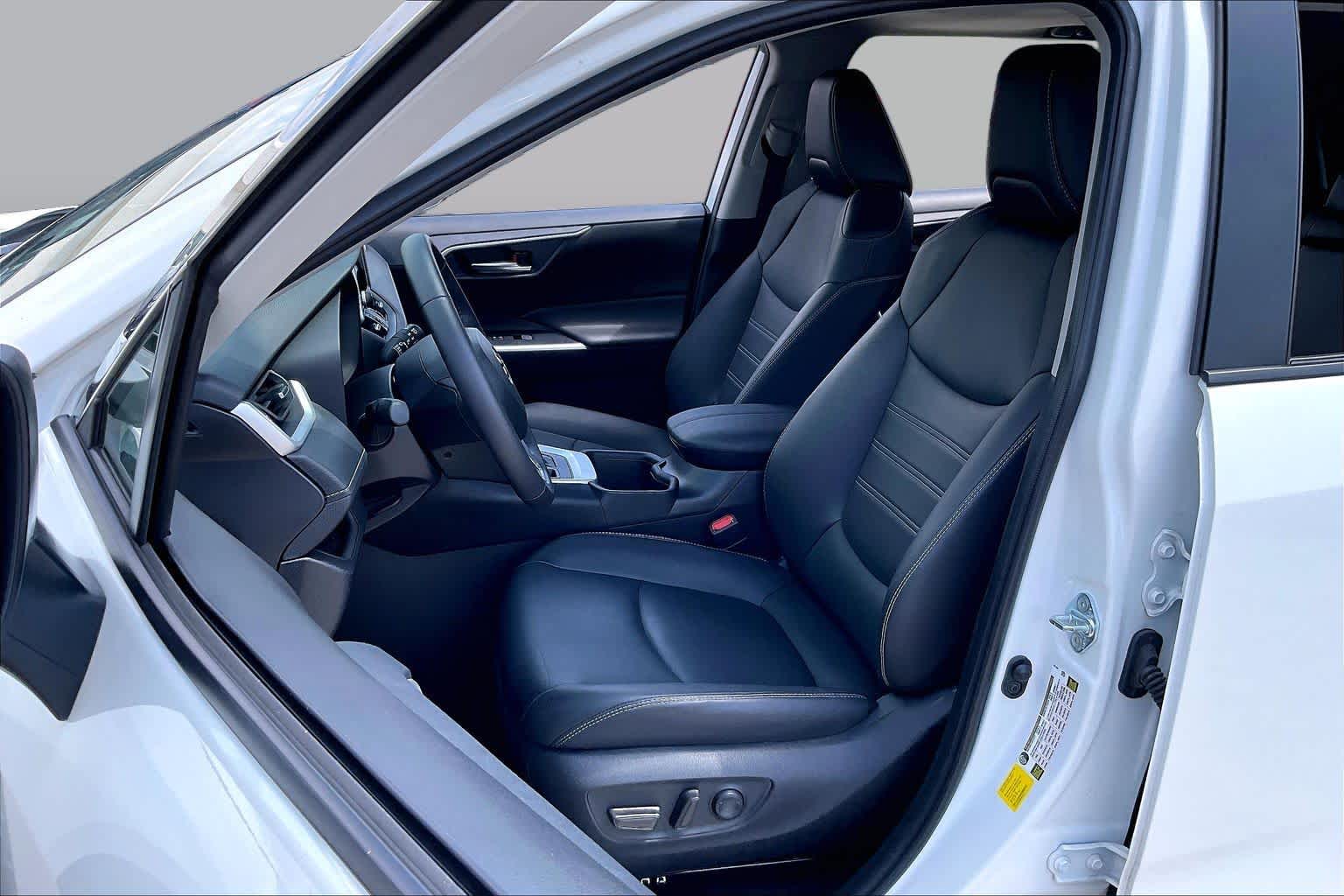 2024 Toyota RAV4 XLE Premium Wind Chill Pearl at Westside Kia