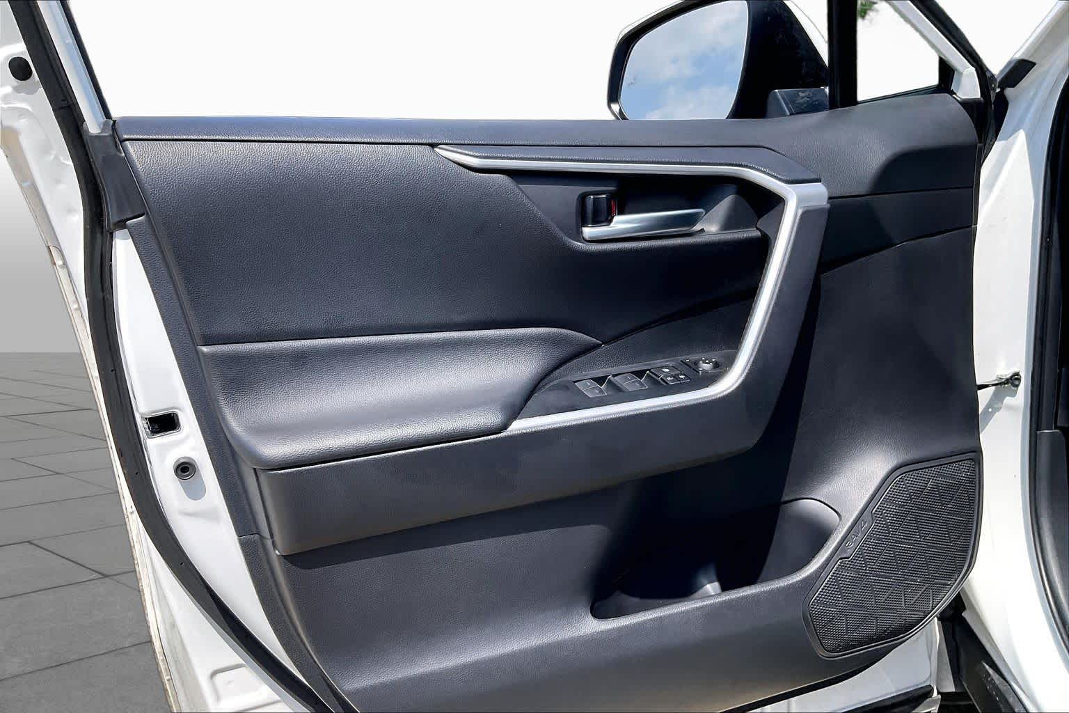2024 Toyota RAV4 XLE Premium Wind Chill Pearl at Westside Kia