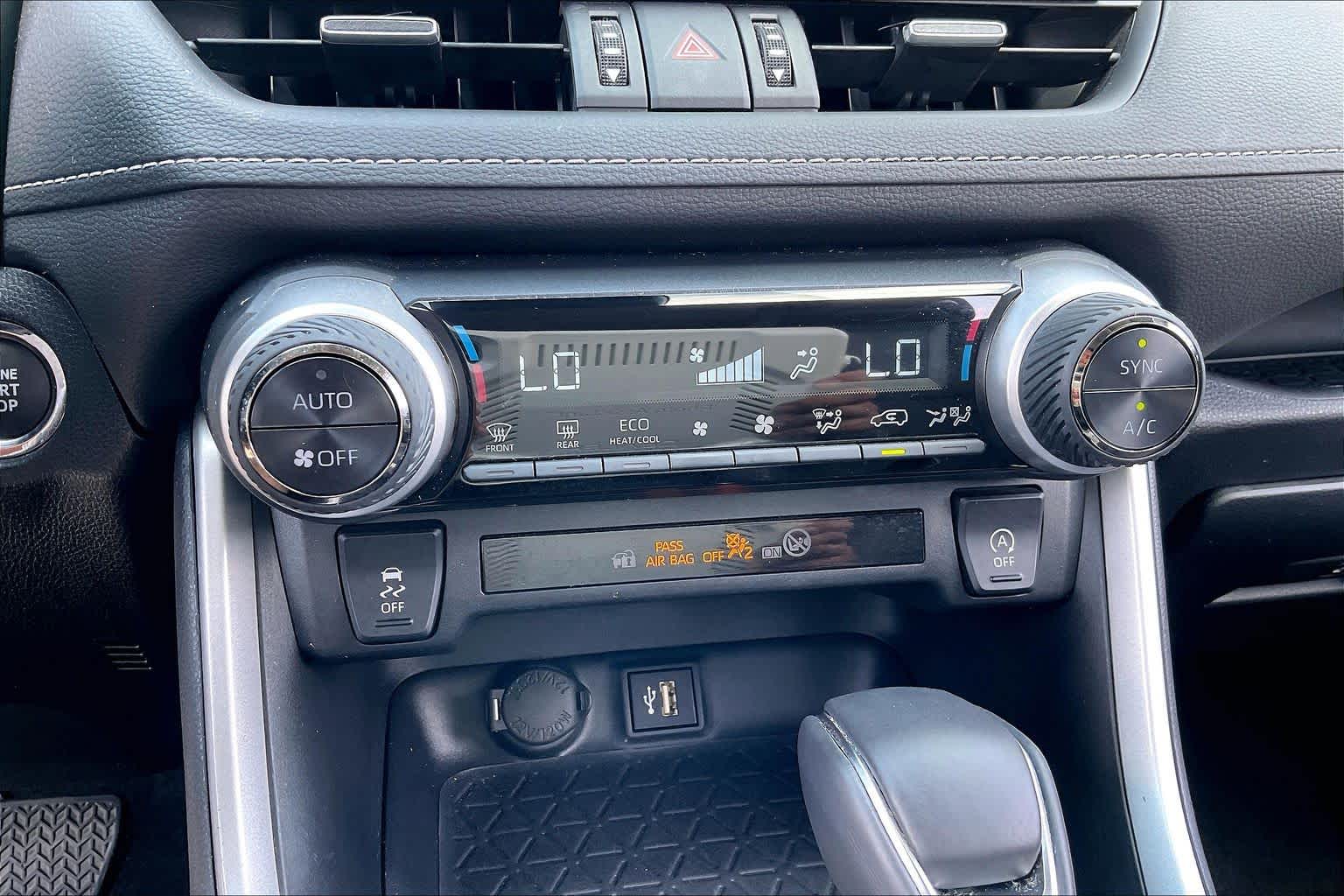 2024 Toyota RAV4 XLE Premium Wind Chill Pearl at Westside Kia