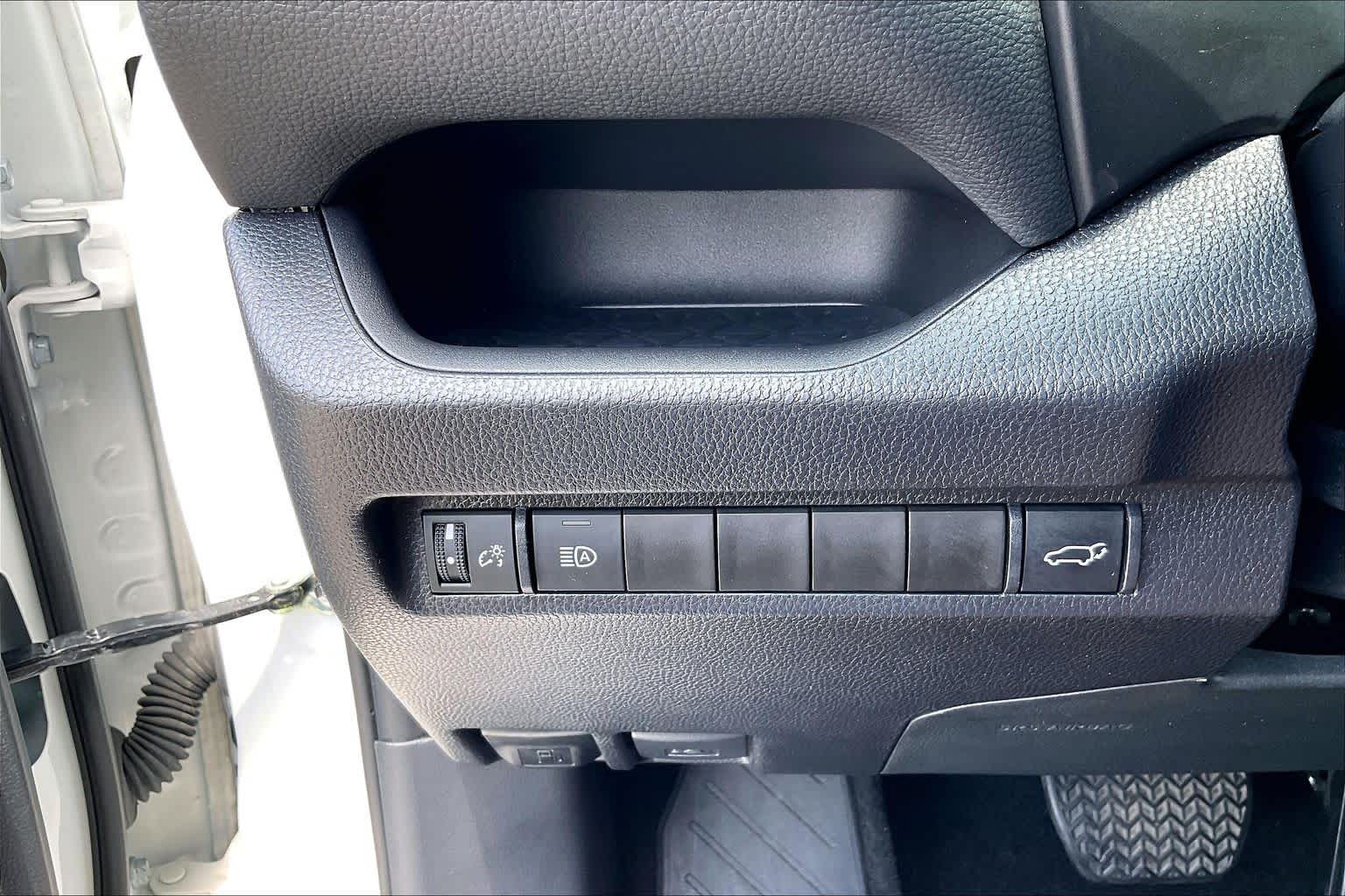 2024 Toyota RAV4 XLE Premium Wind Chill Pearl at Westside Kia