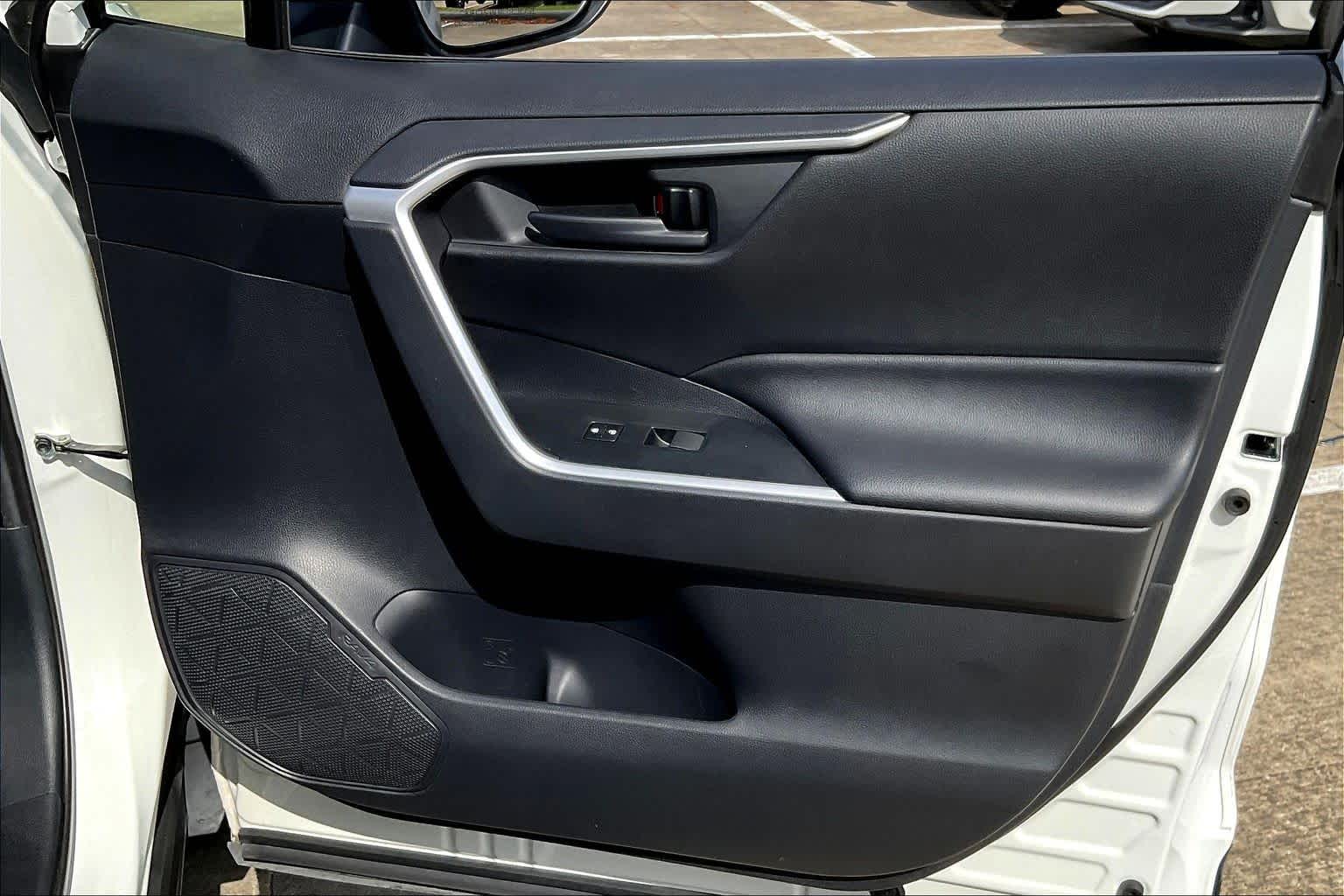 2019 Toyota RAV4 LE Super White at Davis Chevrolet