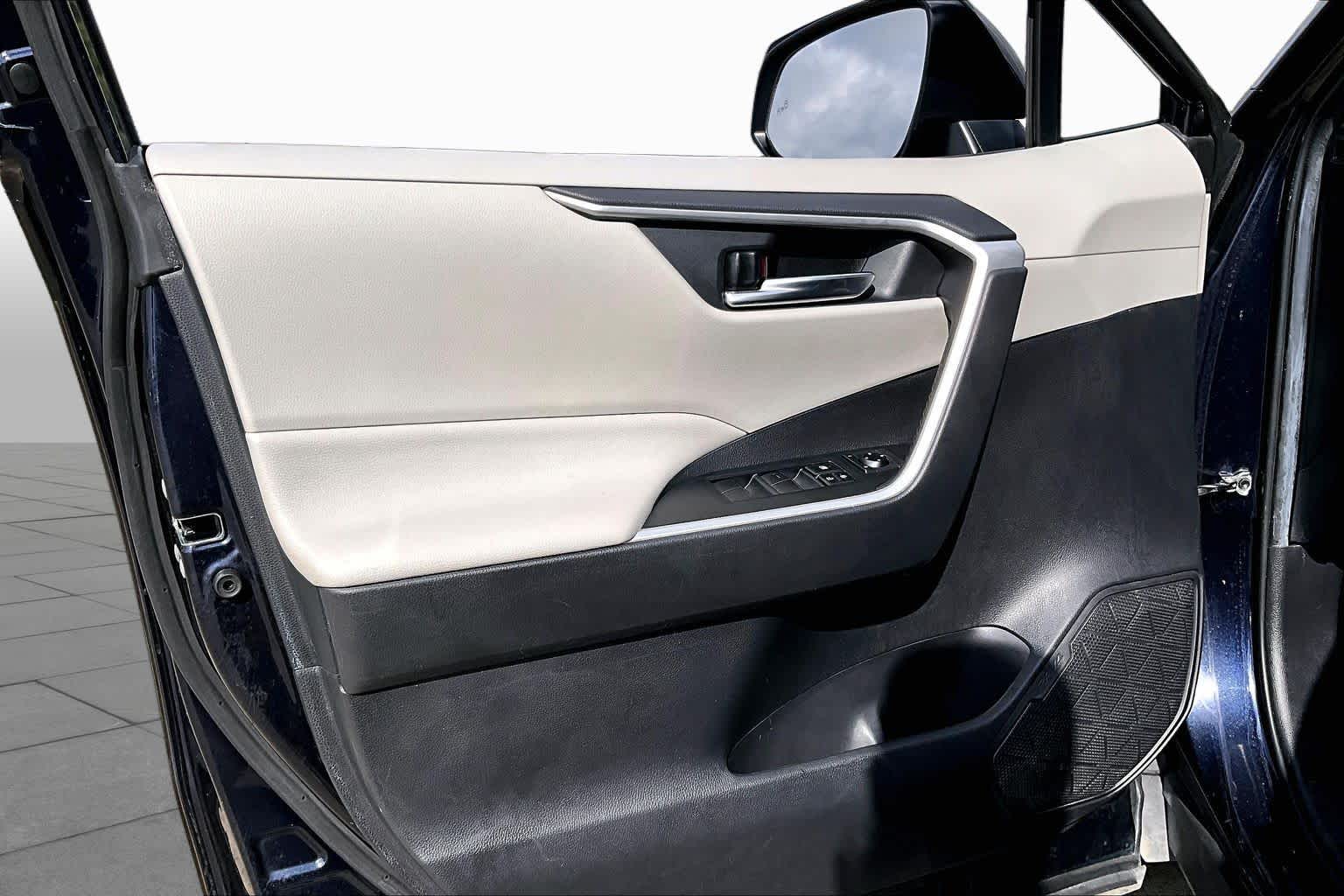 2020 Toyota RAV4 XLE Blueprint at Beck & Masten Kia