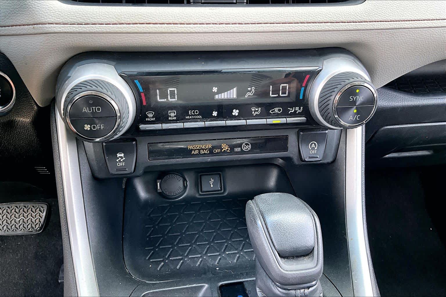 2020 Toyota RAV4 XLE Blueprint at Beck & Masten Kia