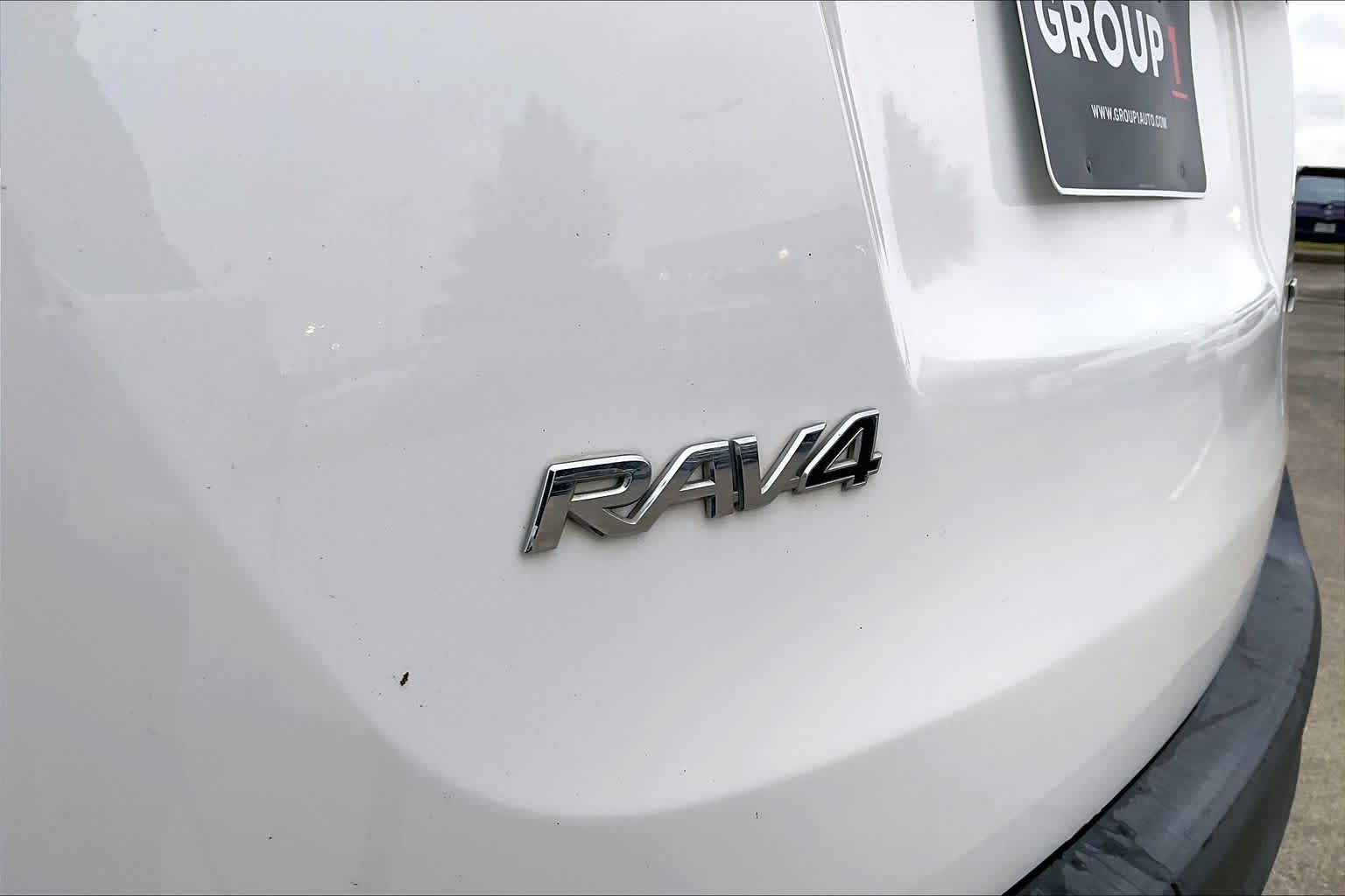 2014 Toyota RAV4 XLE Super White at Sterling McCall Acura