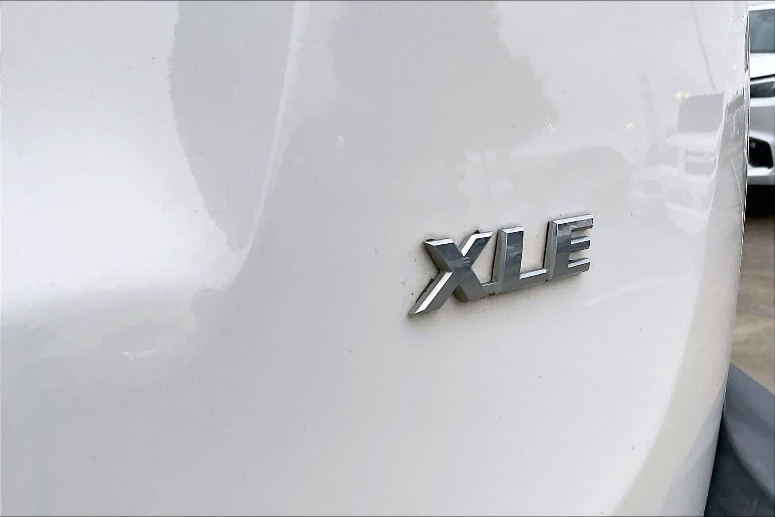 2014 Toyota RAV4 XLE Super White at Sterling McCall Acura