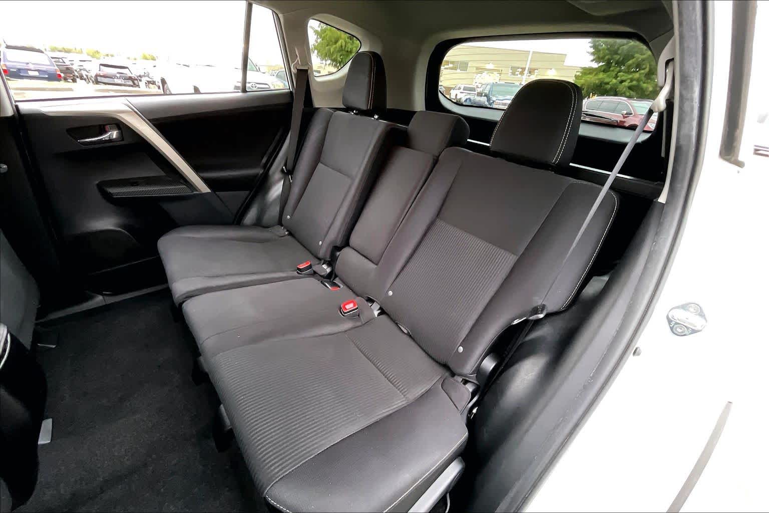 2014 Toyota RAV4 XLE Super White at Sterling McCall Acura