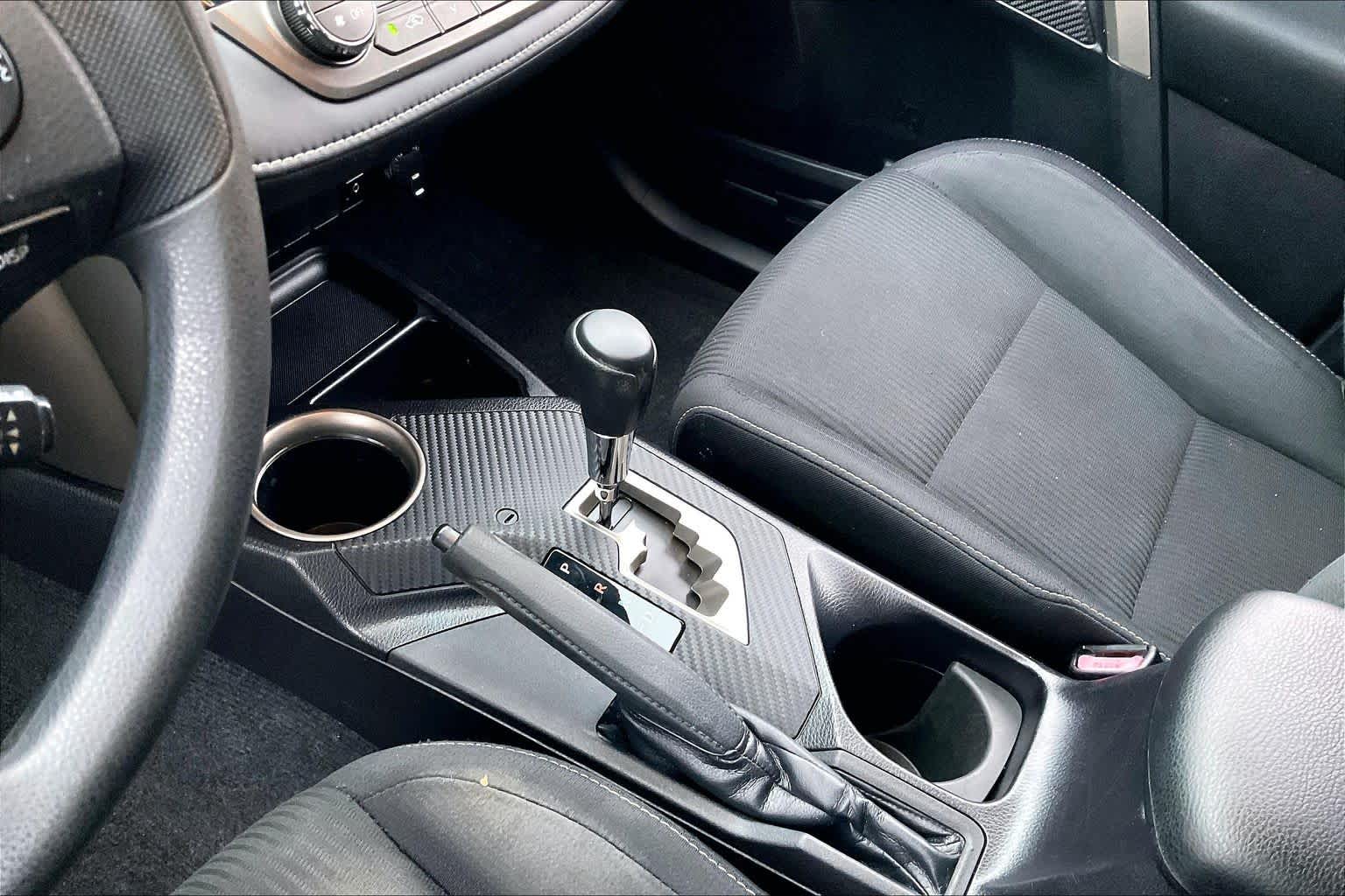 2014 Toyota RAV4 XLE Super White at Sterling McCall Acura