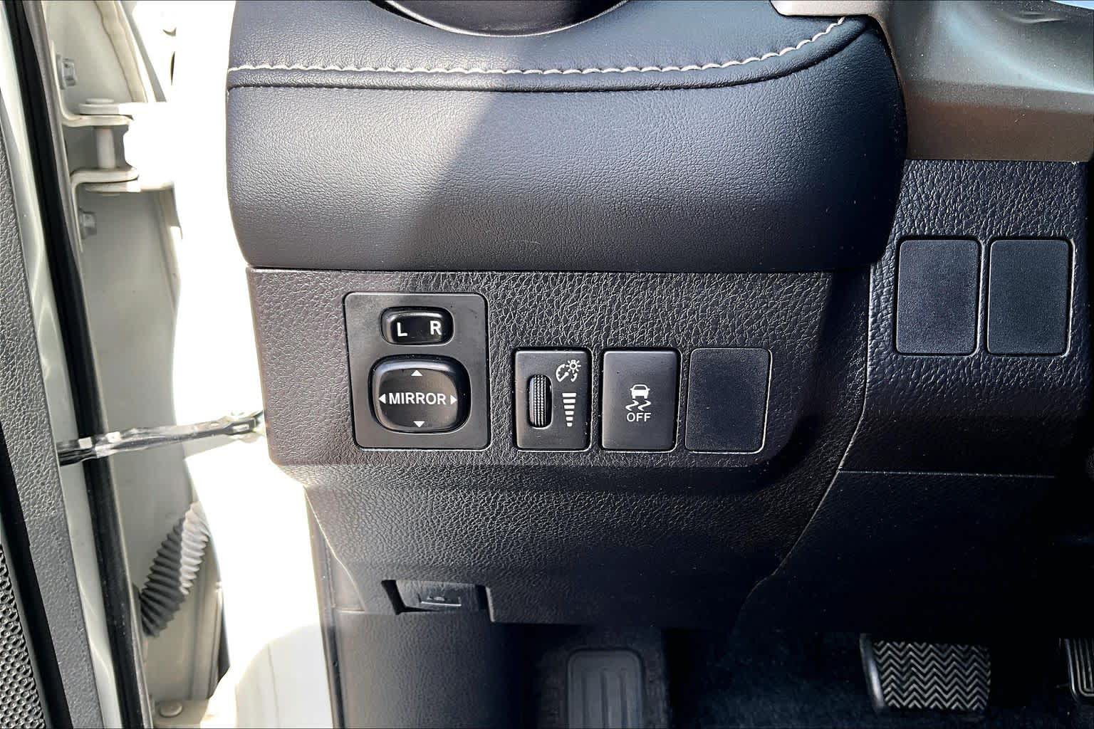 2015 Toyota RAV4 XLE Super White at Group 1 Toyota Southwest