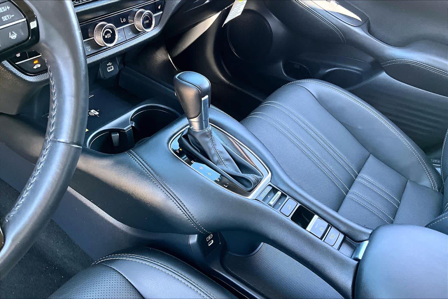 2025 Honda HR-V photo 14 of 34