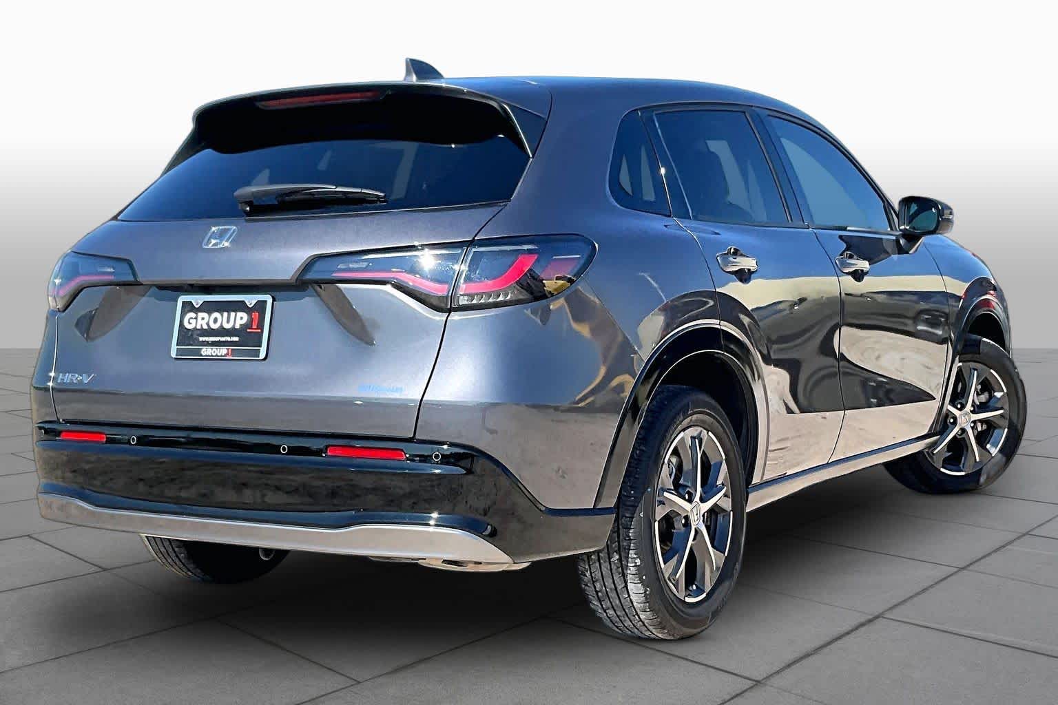 2025 Honda HR-V photo 11 of 34