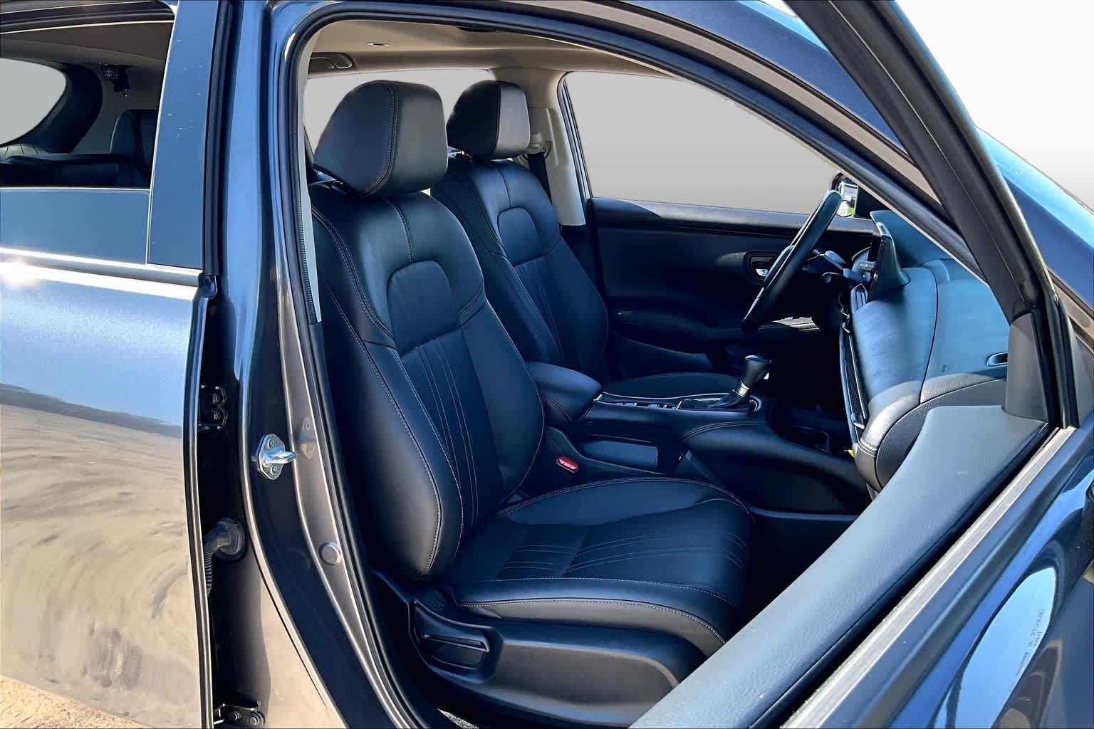 2025 Honda HR-V photo 8 of 34
